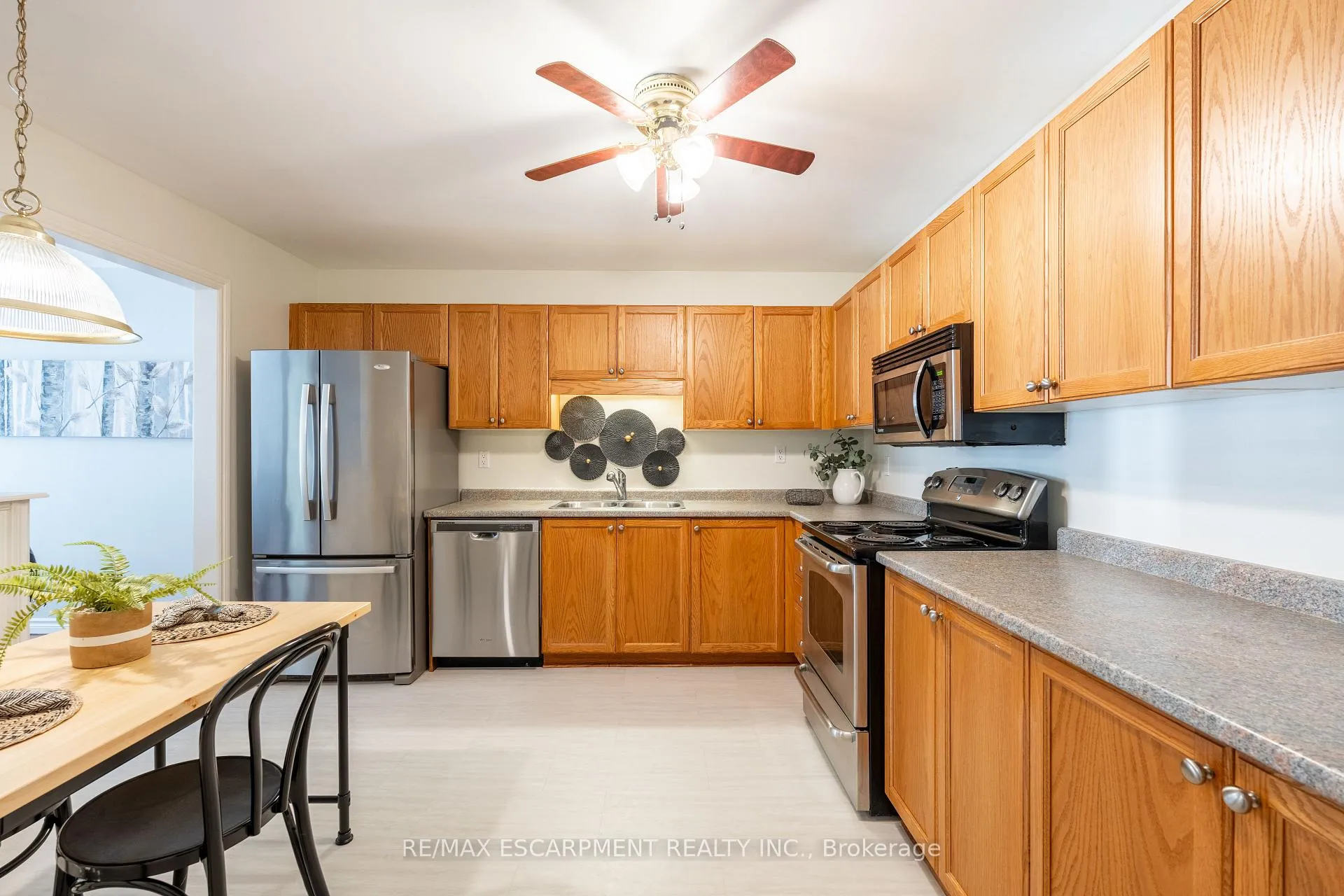 Photo 8 of Unit 11, 222 Fellowes Crescent, Hamilton, Waterdown — HOMEH