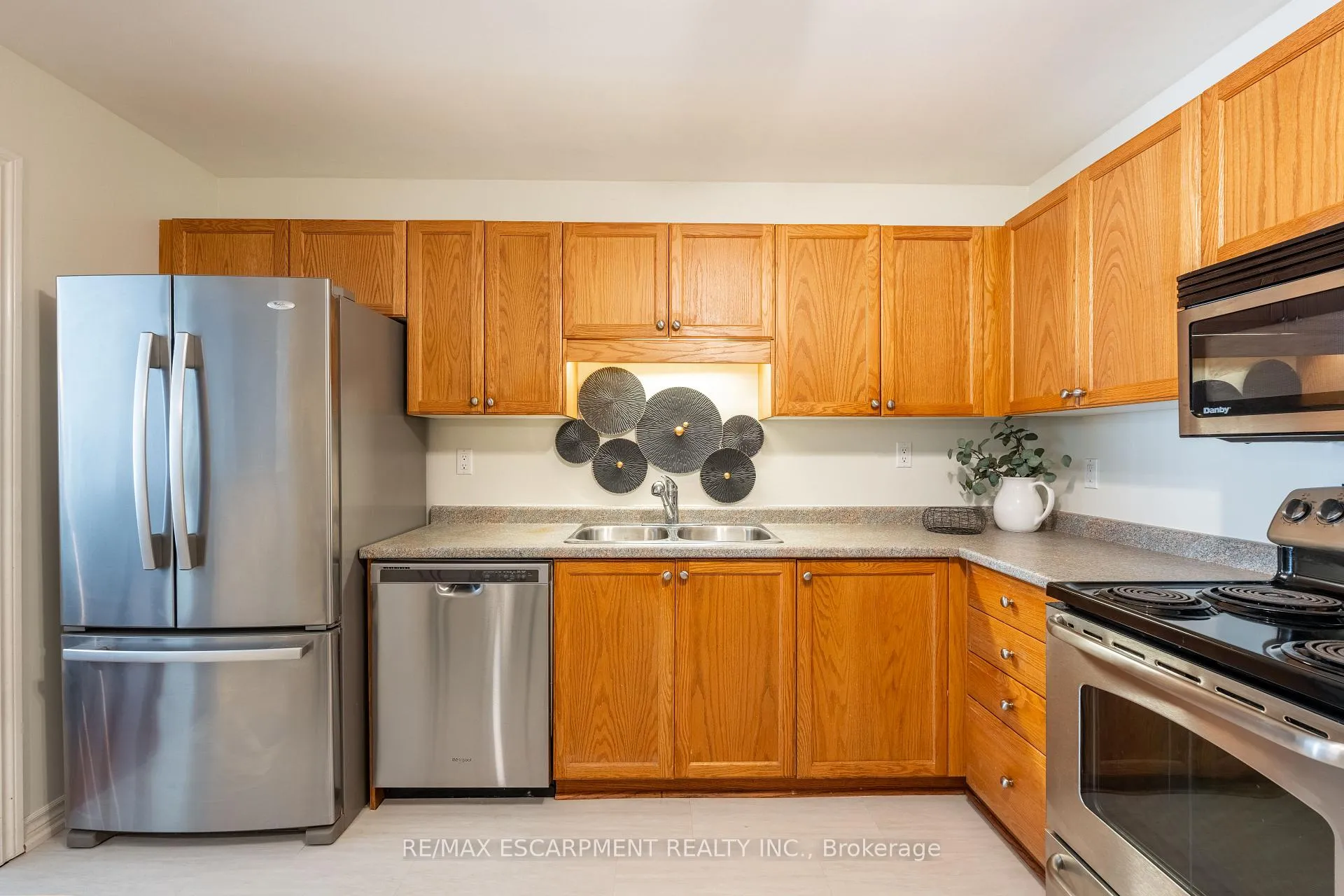 Photo 9 of Unit 11, 222 Fellowes Crescent, Hamilton, Waterdown — HOMEH