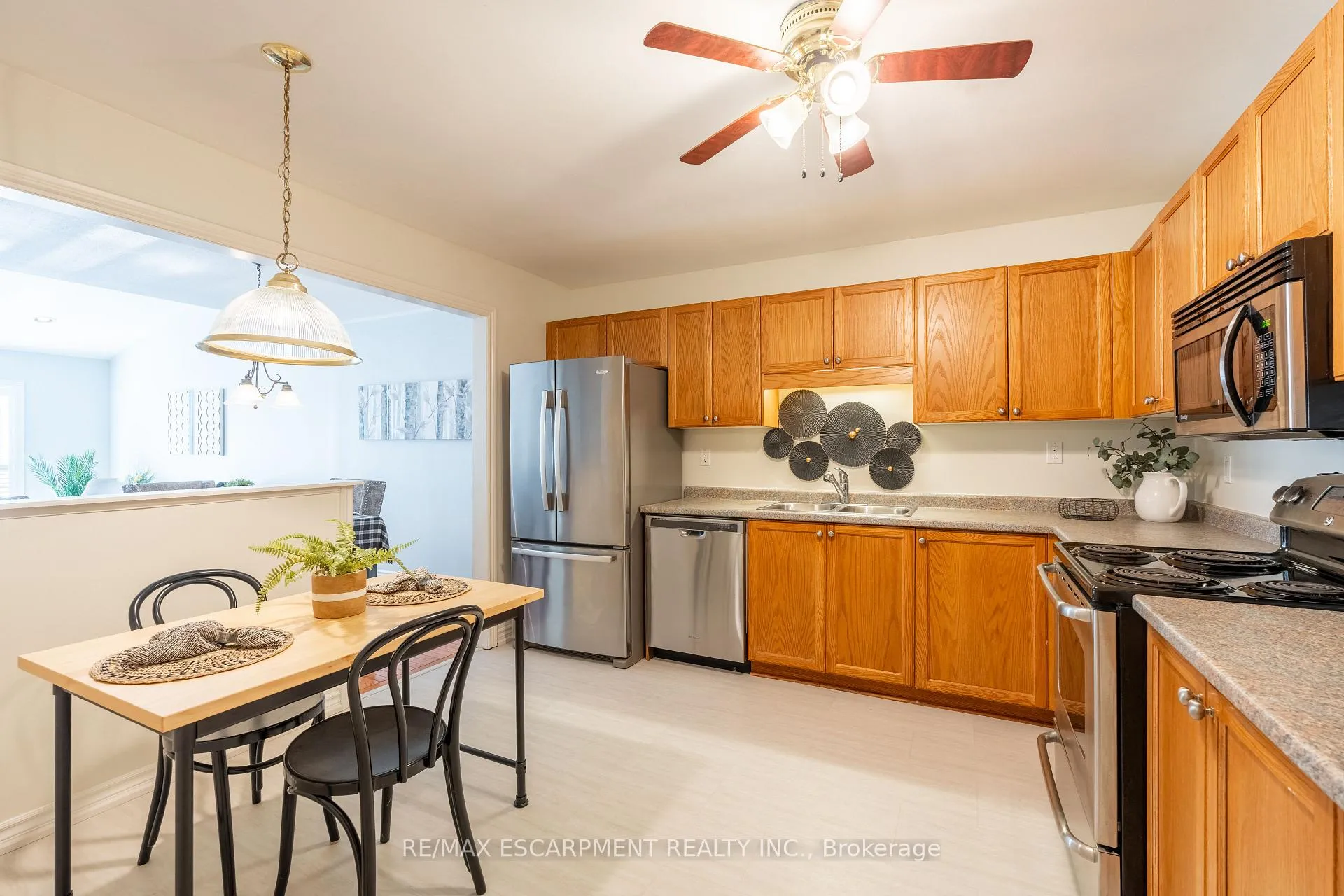 Photo 11 of Unit 11, 222 Fellowes Crescent, Hamilton, Waterdown — HOMEH