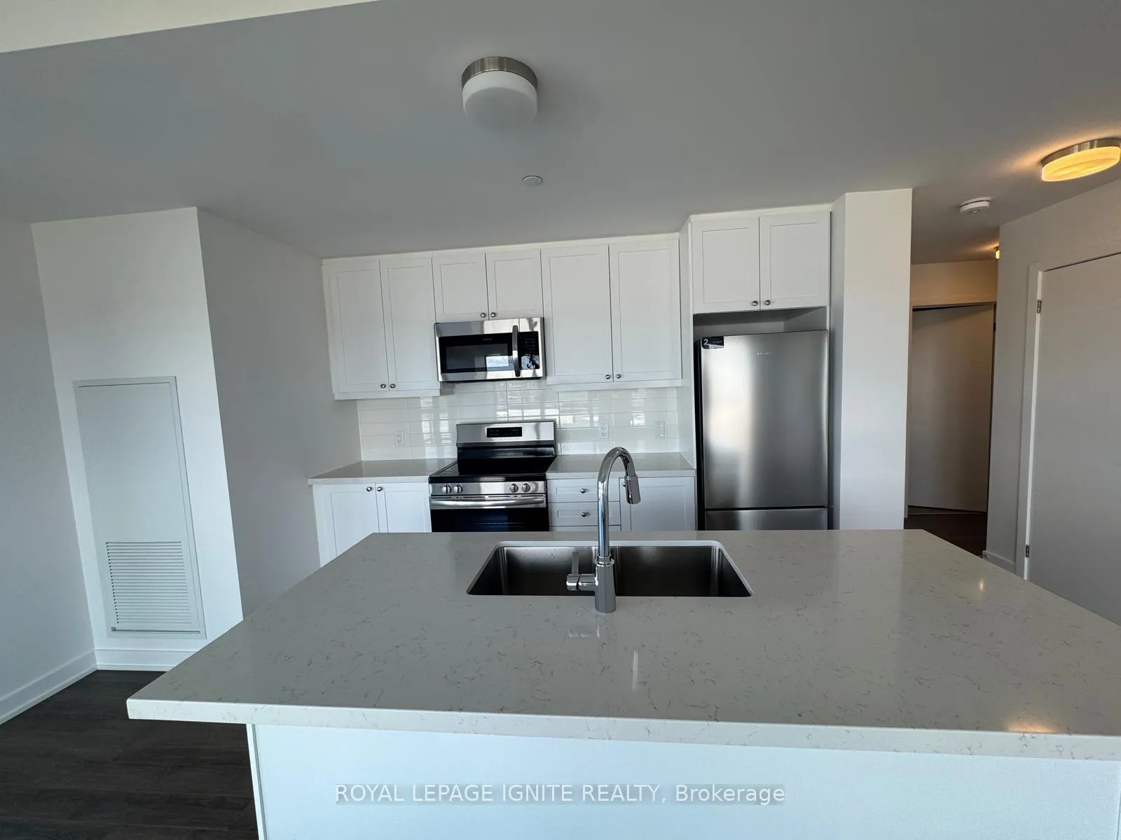 Photo 10 of Unit 808, 55 Clarington Boulevard, Clarington, Bowmanville — HOMEH