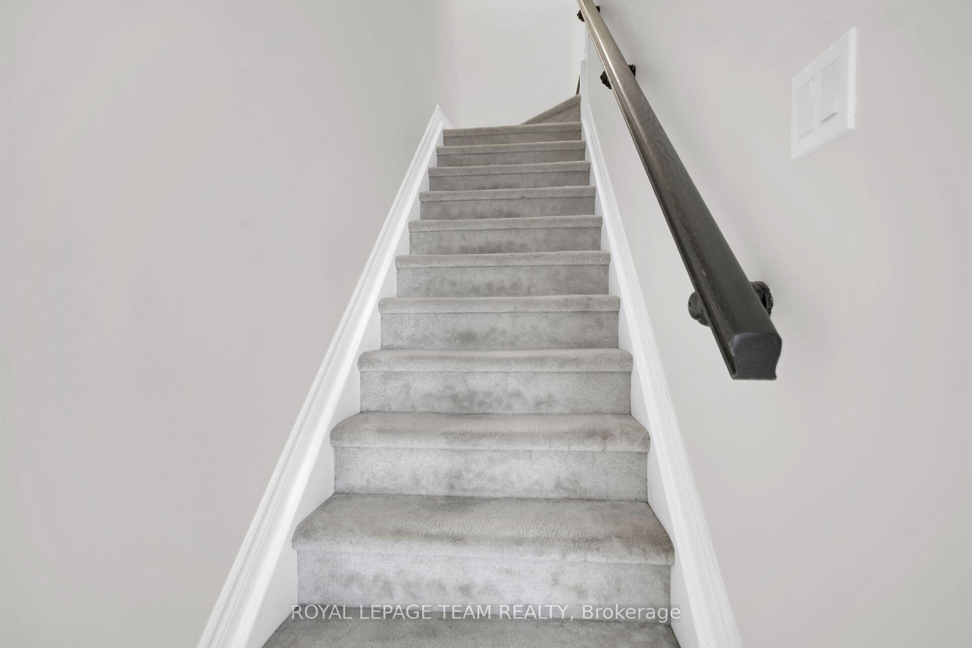 Photo 7 of 452 Riverboat Heights, Ottawa, Barrhaven - Half Moon Bay — HOMEH