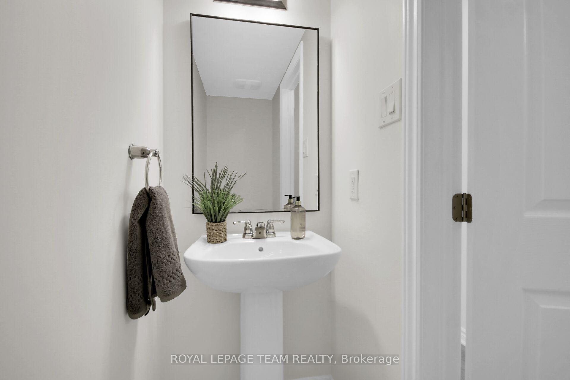 Photo 8 of 452 Riverboat Heights, Ottawa, Barrhaven - Half Moon Bay — HOMEH