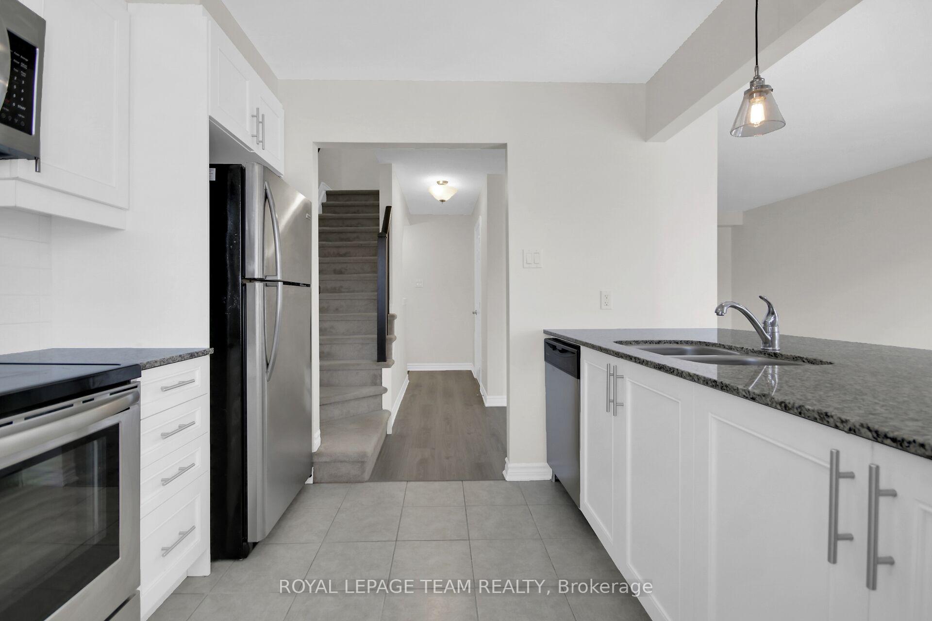 Photo 16 of 452 Riverboat Heights, Ottawa, Barrhaven - Half Moon Bay — HOMEH