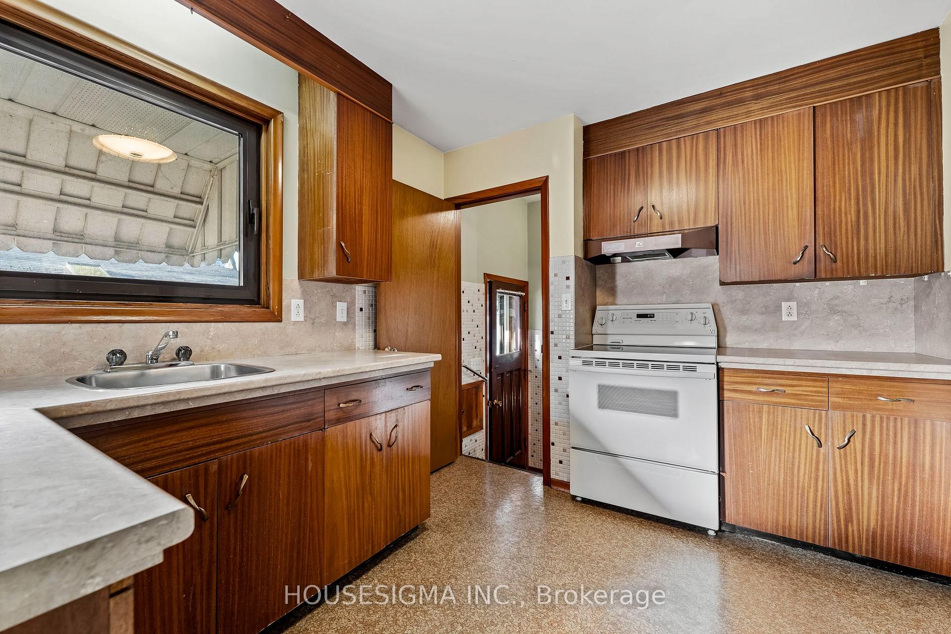 Photo 10 of 434 Major Street, Cobourg — HOMEH