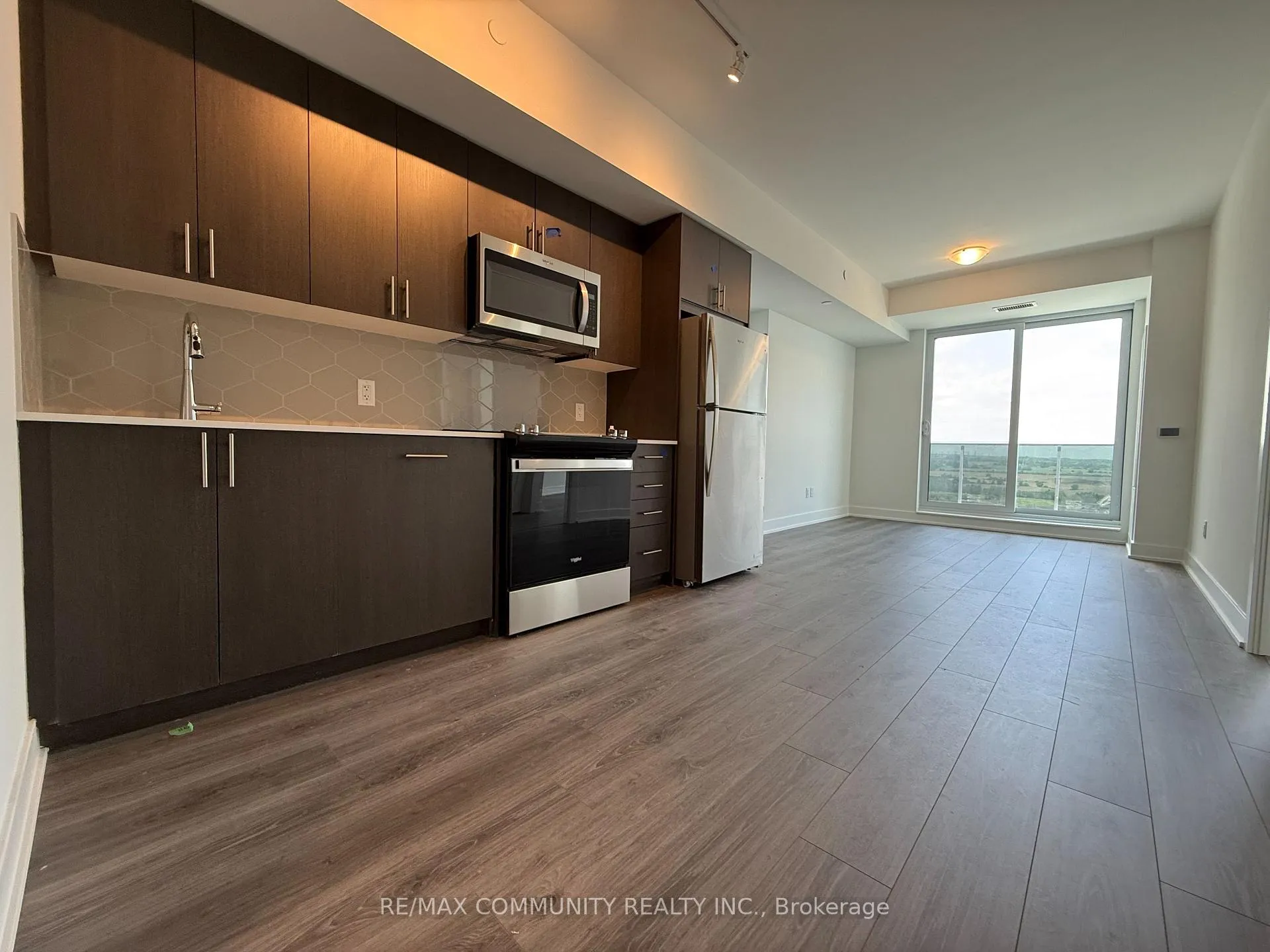 Photo 3 of Unit PH18, 2545 Simcoe Street, Oshawa, Windfields — HOMEH