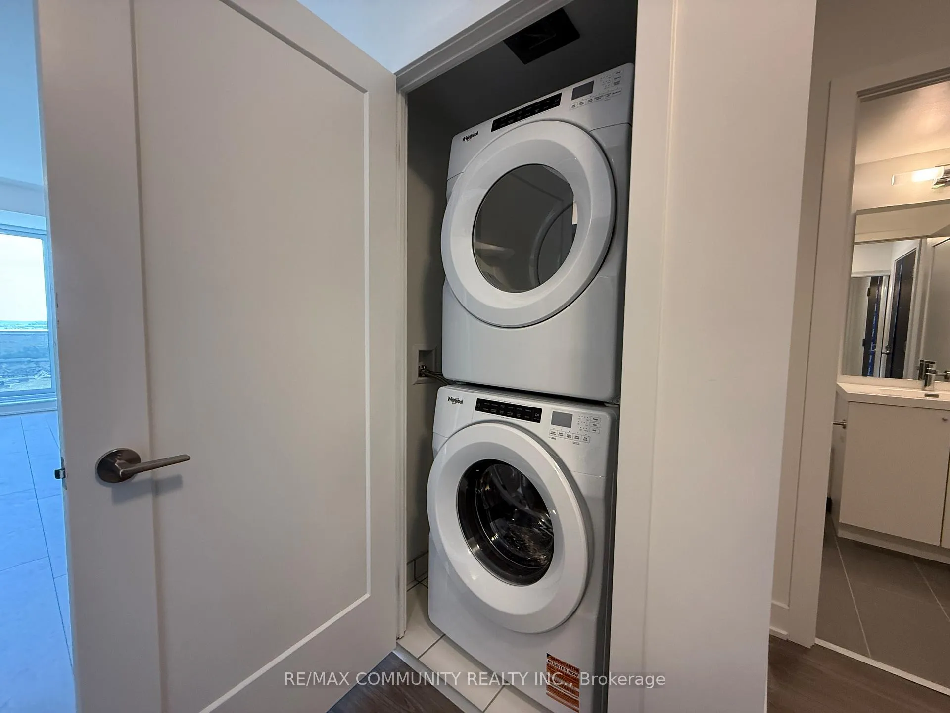 Photo 8 of Unit PH18, 2545 Simcoe Street, Oshawa, Windfields — HOMEH