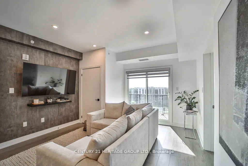 Photo 3 of Unit 607, 4 Spice Way S, Barrie, Innis-Shore — HOMEH