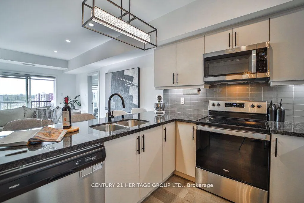 Photo 5 of Unit 607, 4 Spice Way S, Barrie, Innis-Shore — HOMEH