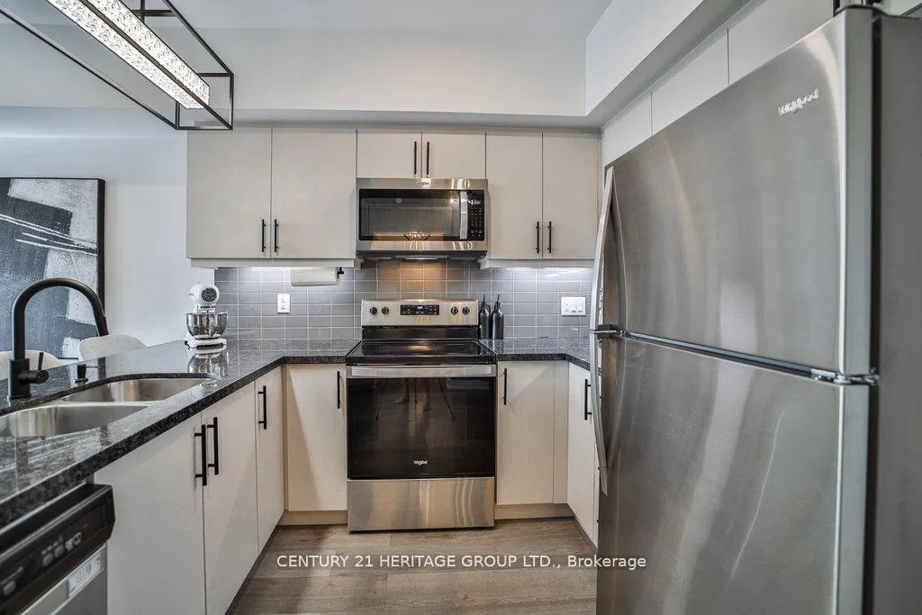 Photo 6 of Unit 607, 4 Spice Way S, Barrie, Innis-Shore — HOMEH