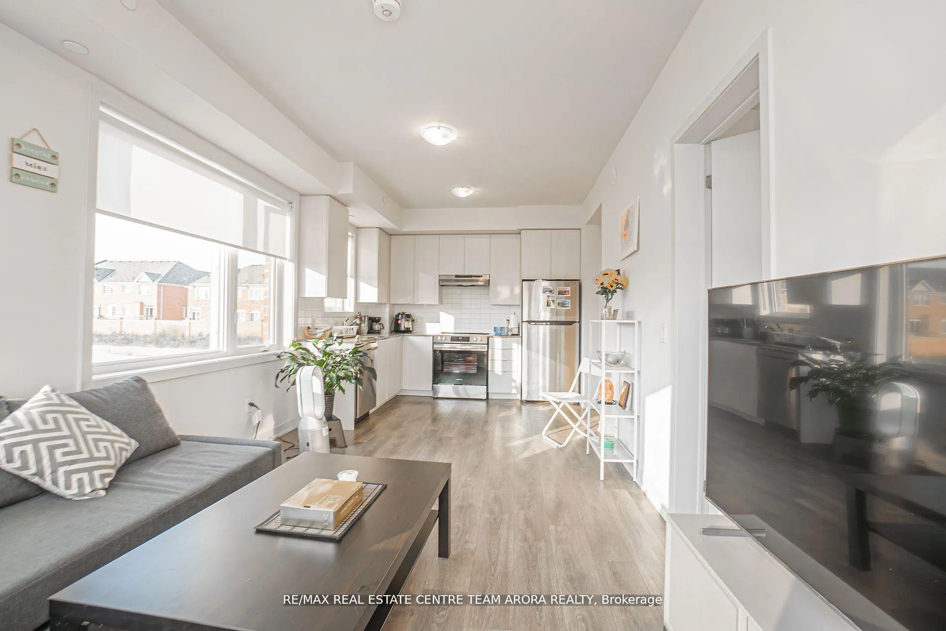 Photo 4 of Unit 213, 62 Sky Harbour Drive, Brampton, Bram West — HOMEH