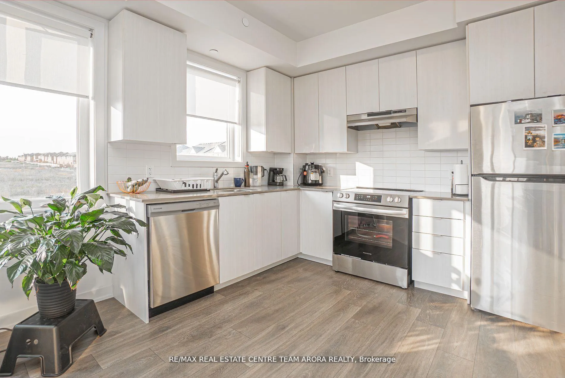 Photo 6 of Unit 213, 62 Sky Harbour Drive, Brampton, Bram West — HOMEH