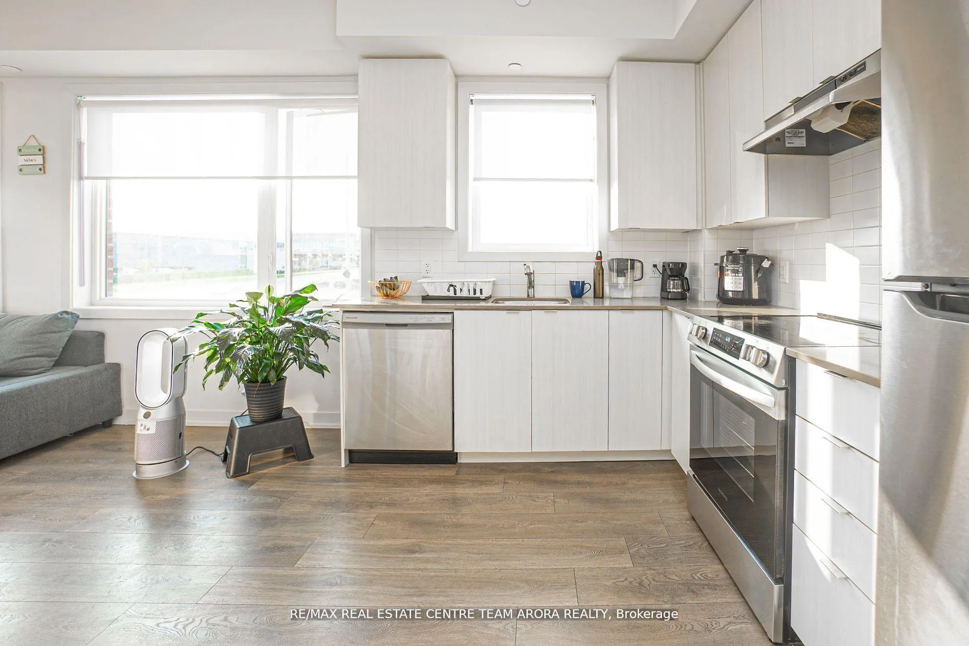 Photo 7 of Unit 213, 62 Sky Harbour Drive, Brampton, Bram West — HOMEH