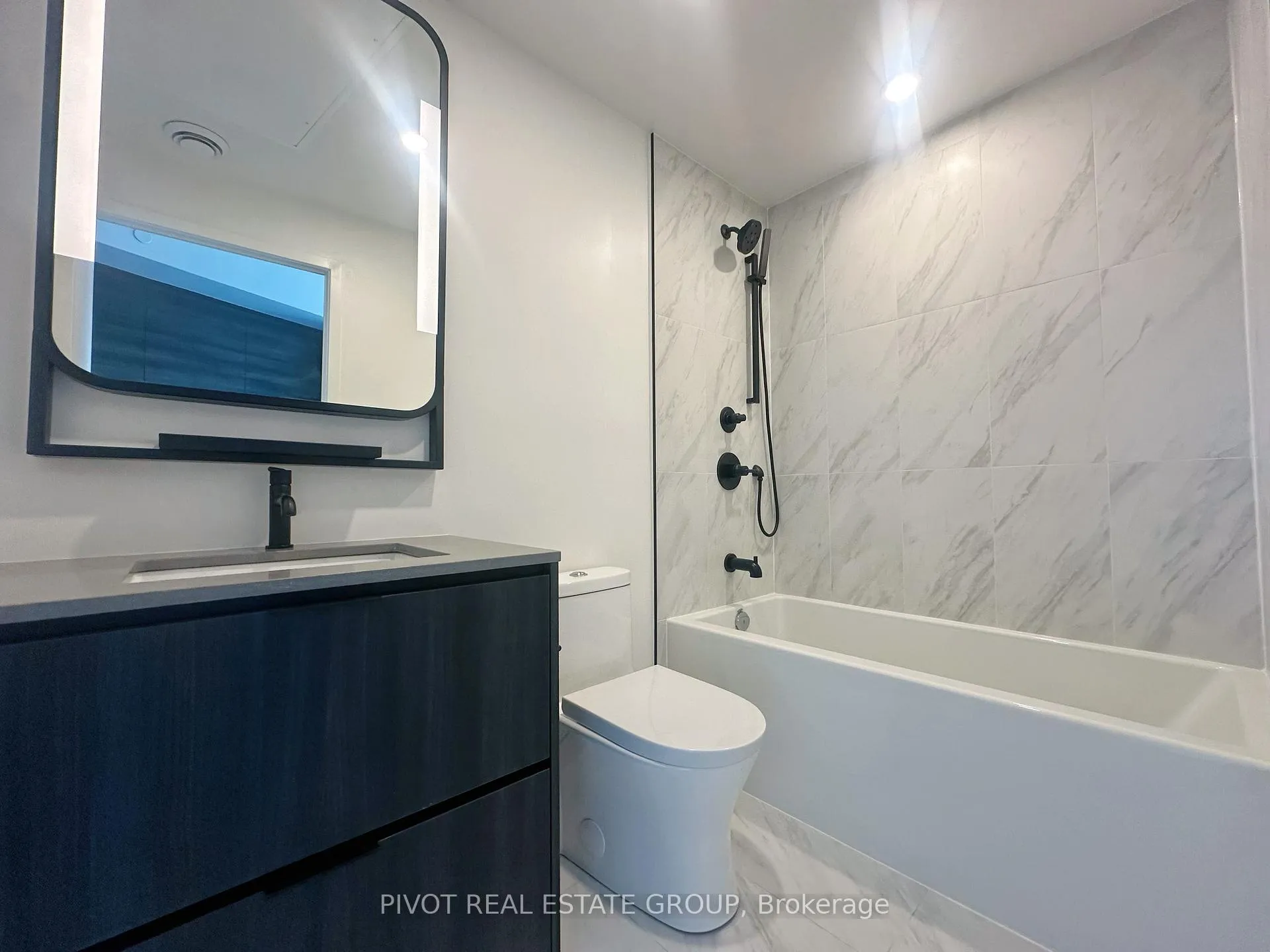 Photo 5 of Unit 415, 1050 Eastern Avenue, Toronto, The Beaches — HOMEH
