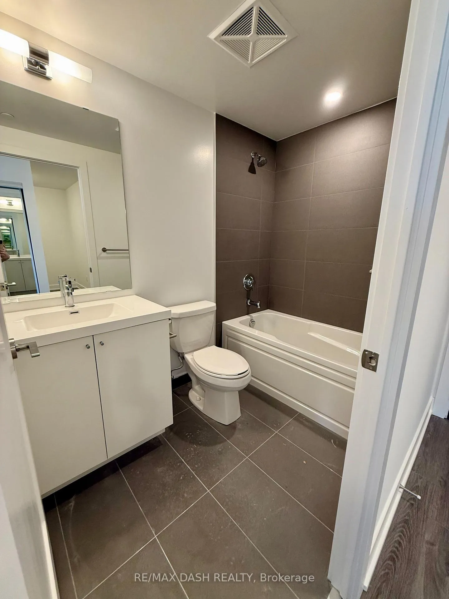 Photo 9 of Unit 348, 2545 Simcoe Street N, Oshawa, Windfields — HOMEH