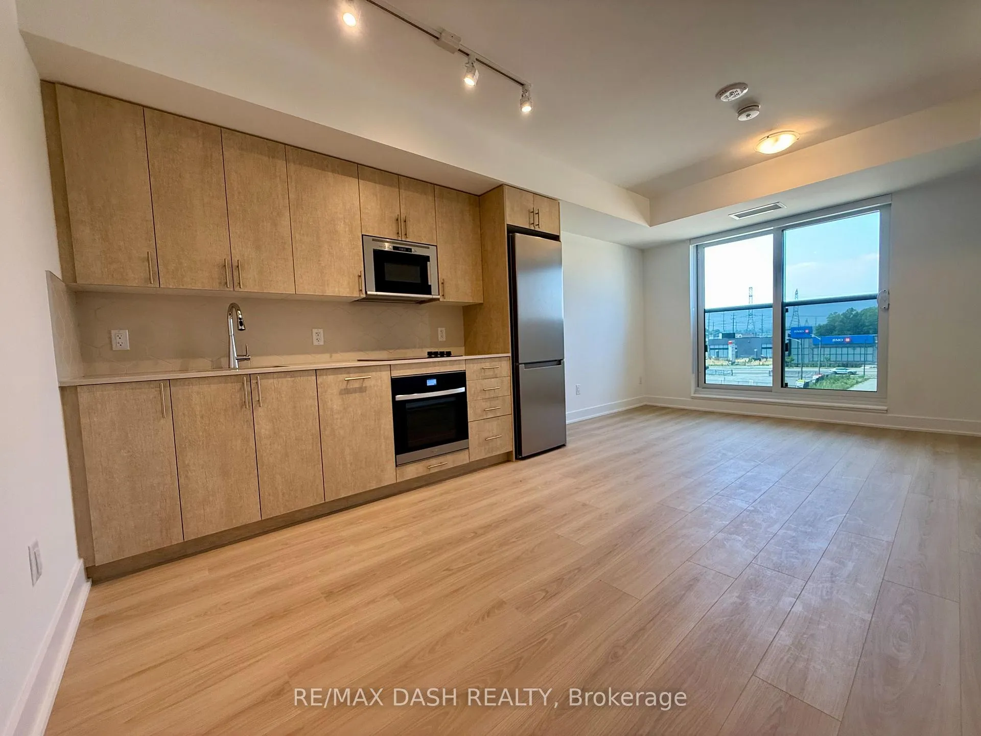 Photo 7 of Unit 430, 2545 Simcoe Street N, Oshawa, Windfields — HOMEH