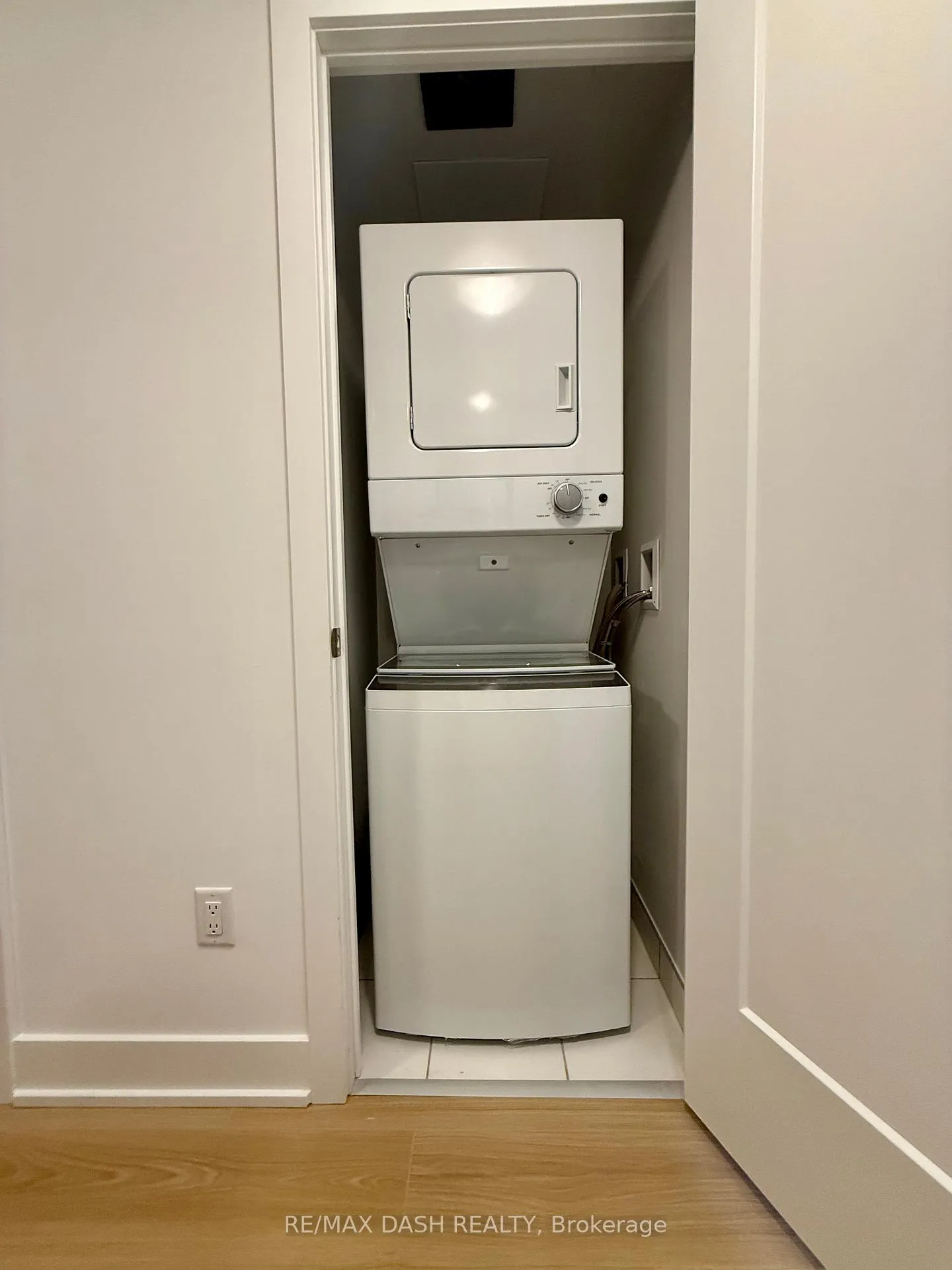 Photo 12 of Unit 430, 2545 Simcoe Street N, Oshawa, Windfields — HOMEH