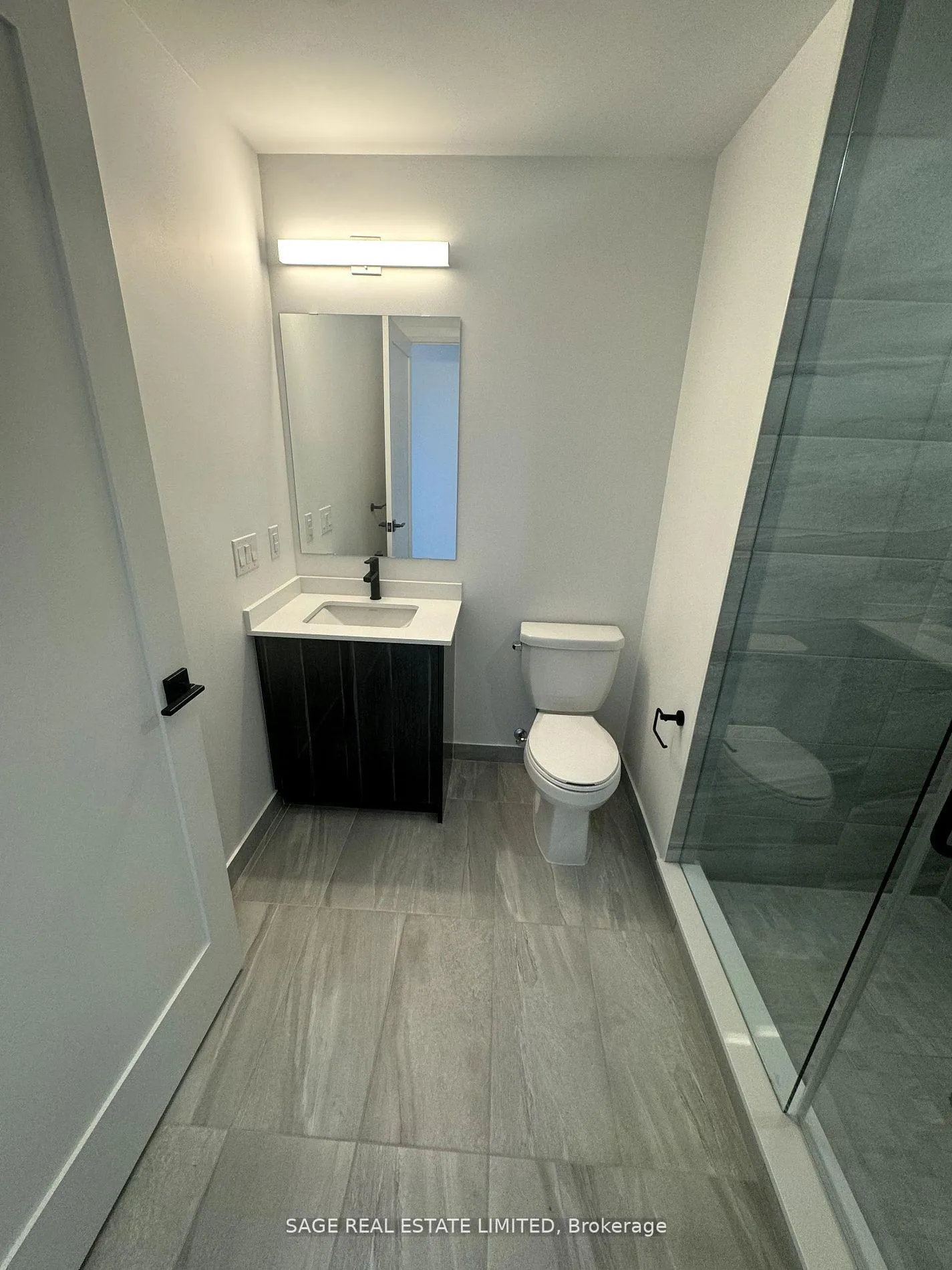 Photo 6 of Unit 802, 2369 Danforth Avenue, Toronto, East End-Danforth — HOMEH
