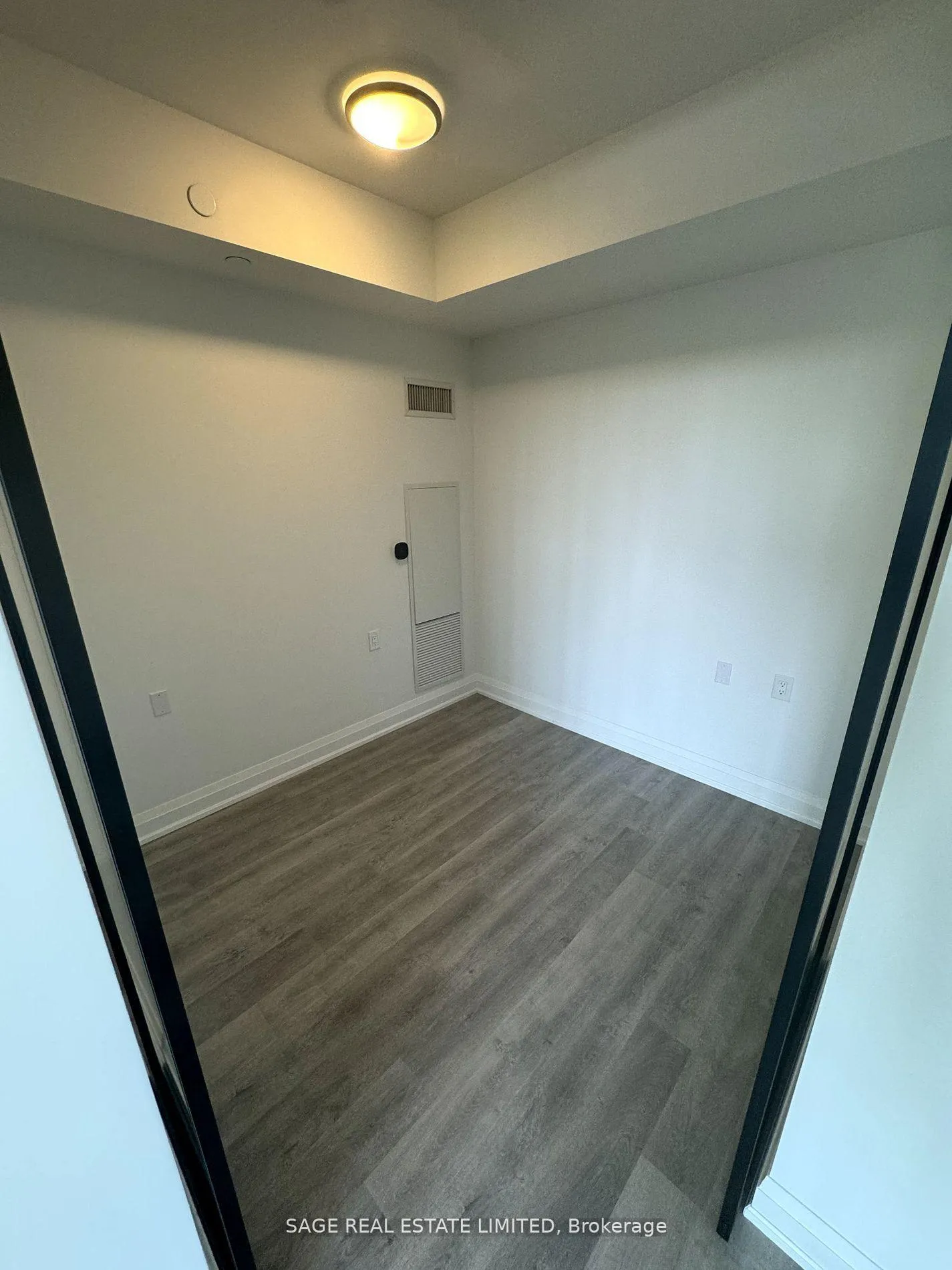 Photo 9 of Unit 802, 2369 Danforth Avenue, Toronto, East End-Danforth — HOMEH