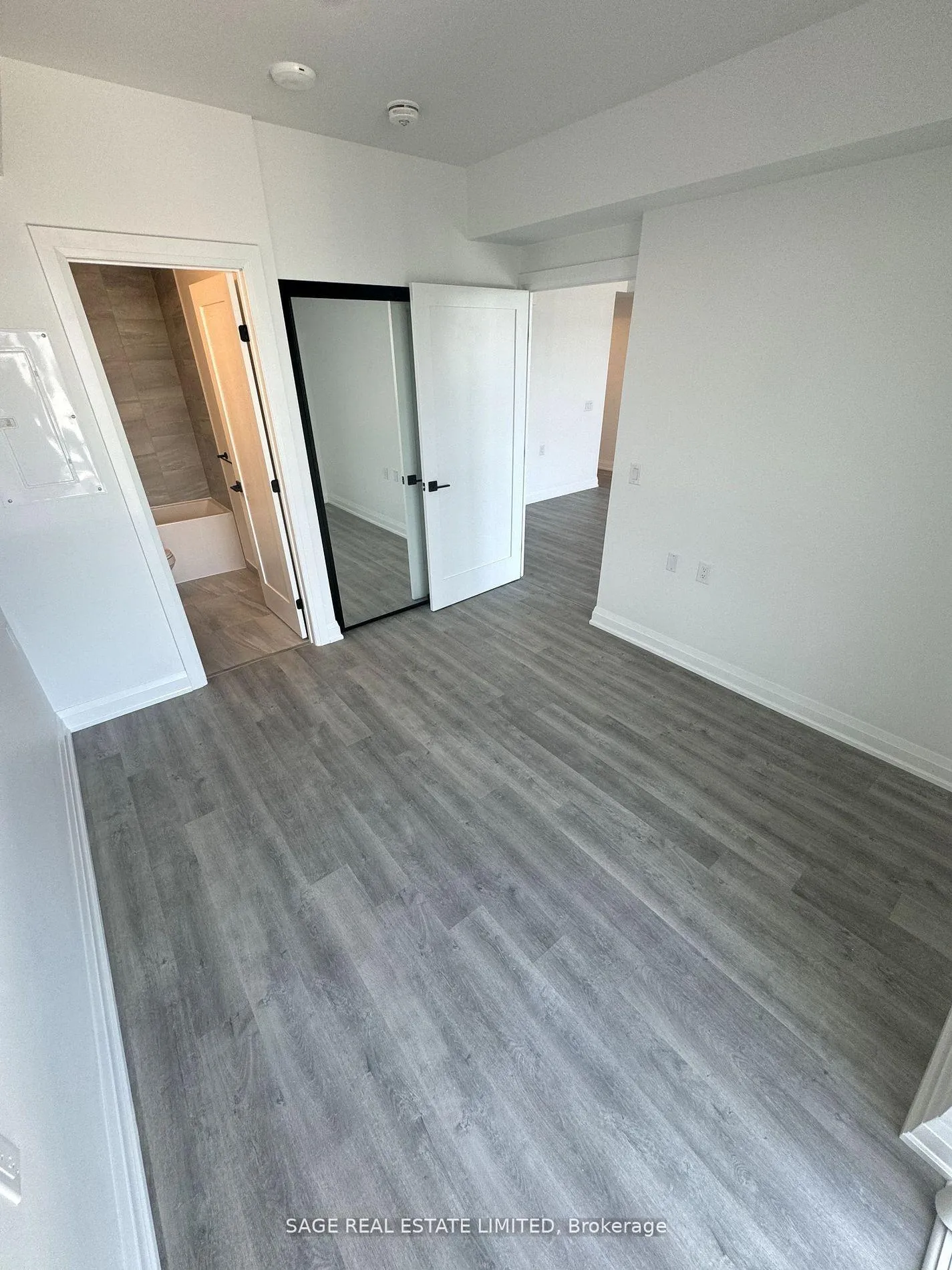 Photo 11 of Unit 802, 2369 Danforth Avenue, Toronto, East End-Danforth — HOMEH