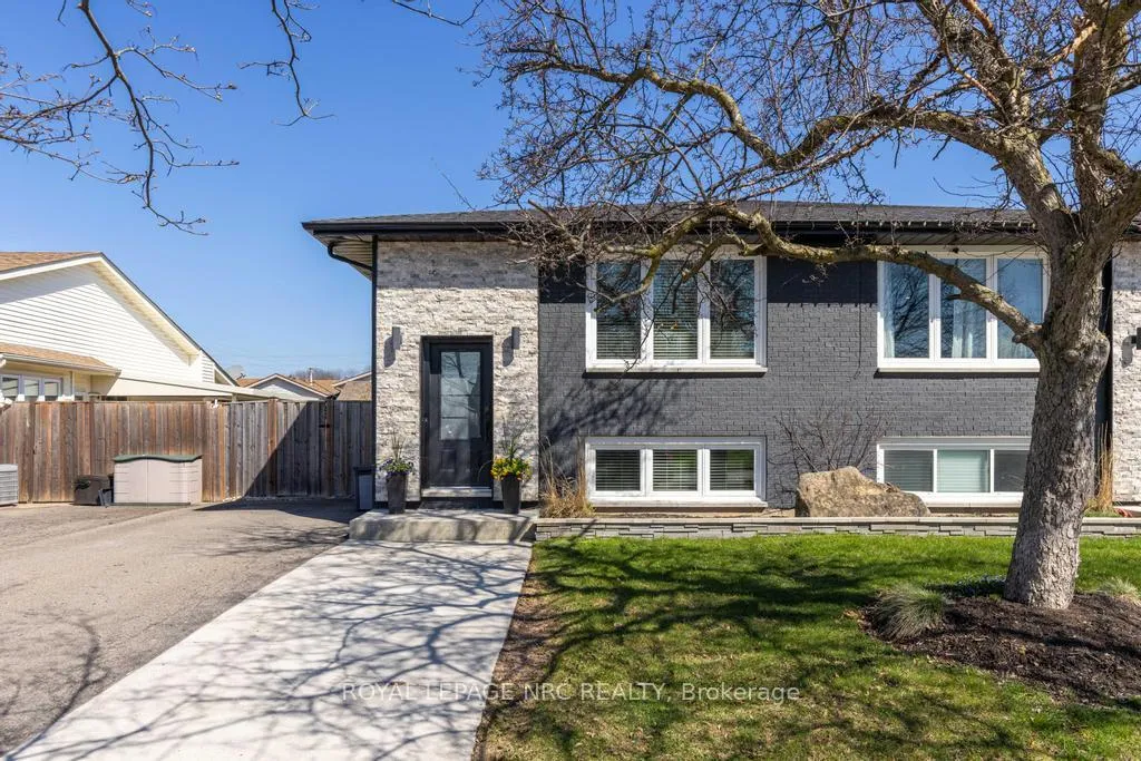 Photo 1 of 22 Fox Trail Drive, St. Catharines, Rykert/Vansickle — HOMEH