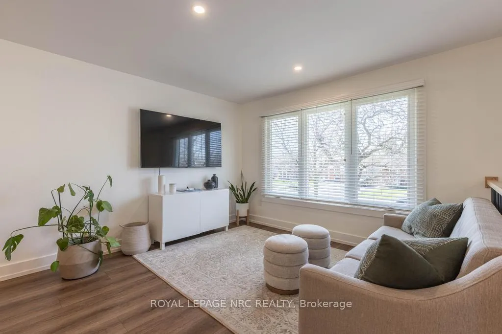 Photo 8 of 22 Fox Trail Drive, St. Catharines, Rykert/Vansickle — HOMEH