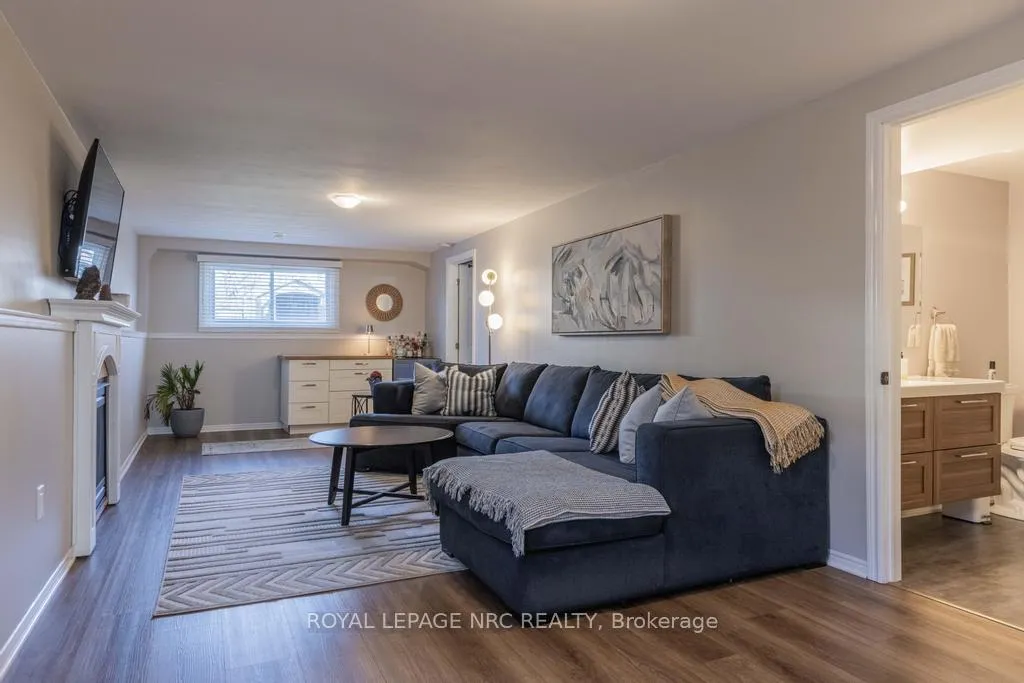 Photo 18 of 22 Fox Trail Drive, St. Catharines, Rykert/Vansickle — HOMEH
