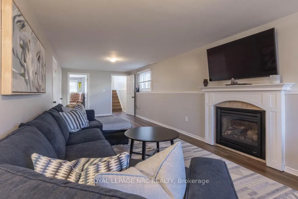 Photo 20 of 22 Fox Trail Drive, St. Catharines, Rykert/Vansickle — HOMEH
