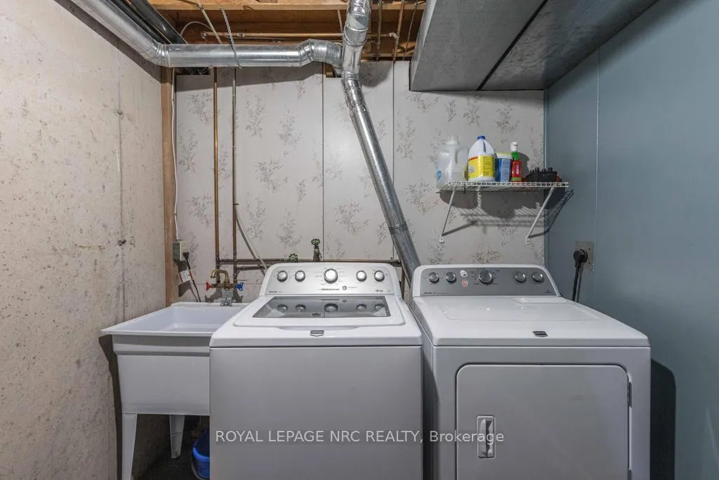 Photo 23 of 22 Fox Trail Drive, St. Catharines, Rykert/Vansickle — HOMEH