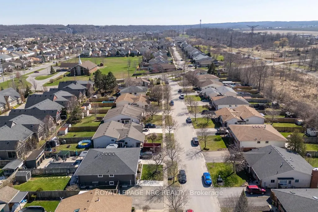 Photo 30 of 22 Fox Trail Drive, St. Catharines, Rykert/Vansickle — HOMEH