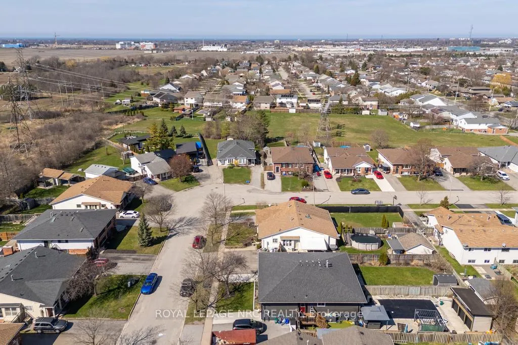 Photo 31 of 22 Fox Trail Drive, St. Catharines, Rykert/Vansickle — HOMEH