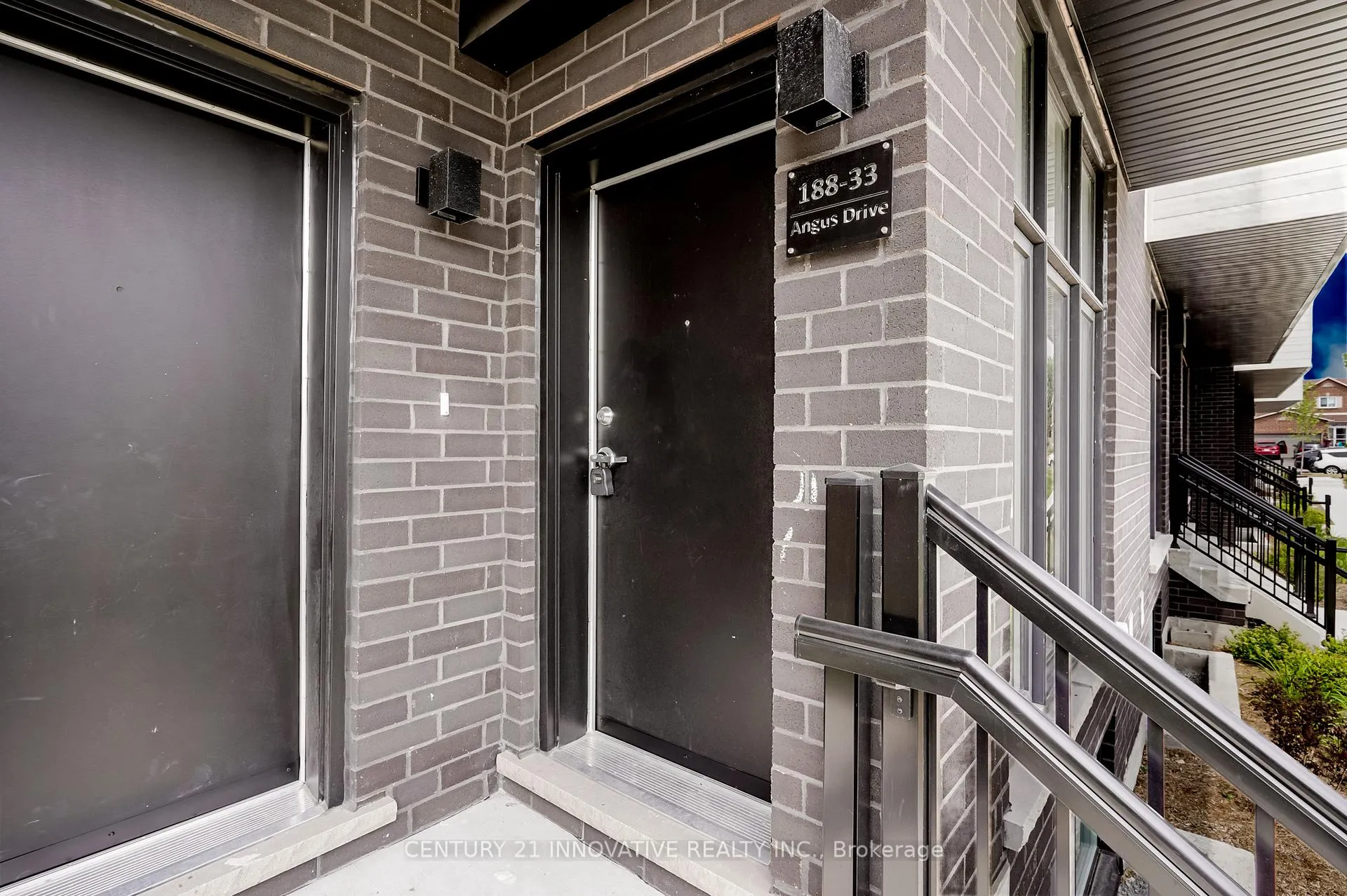 Photo 3 of Unit 33, 188 Angus Drive, Ajax, Central — HOMEH
