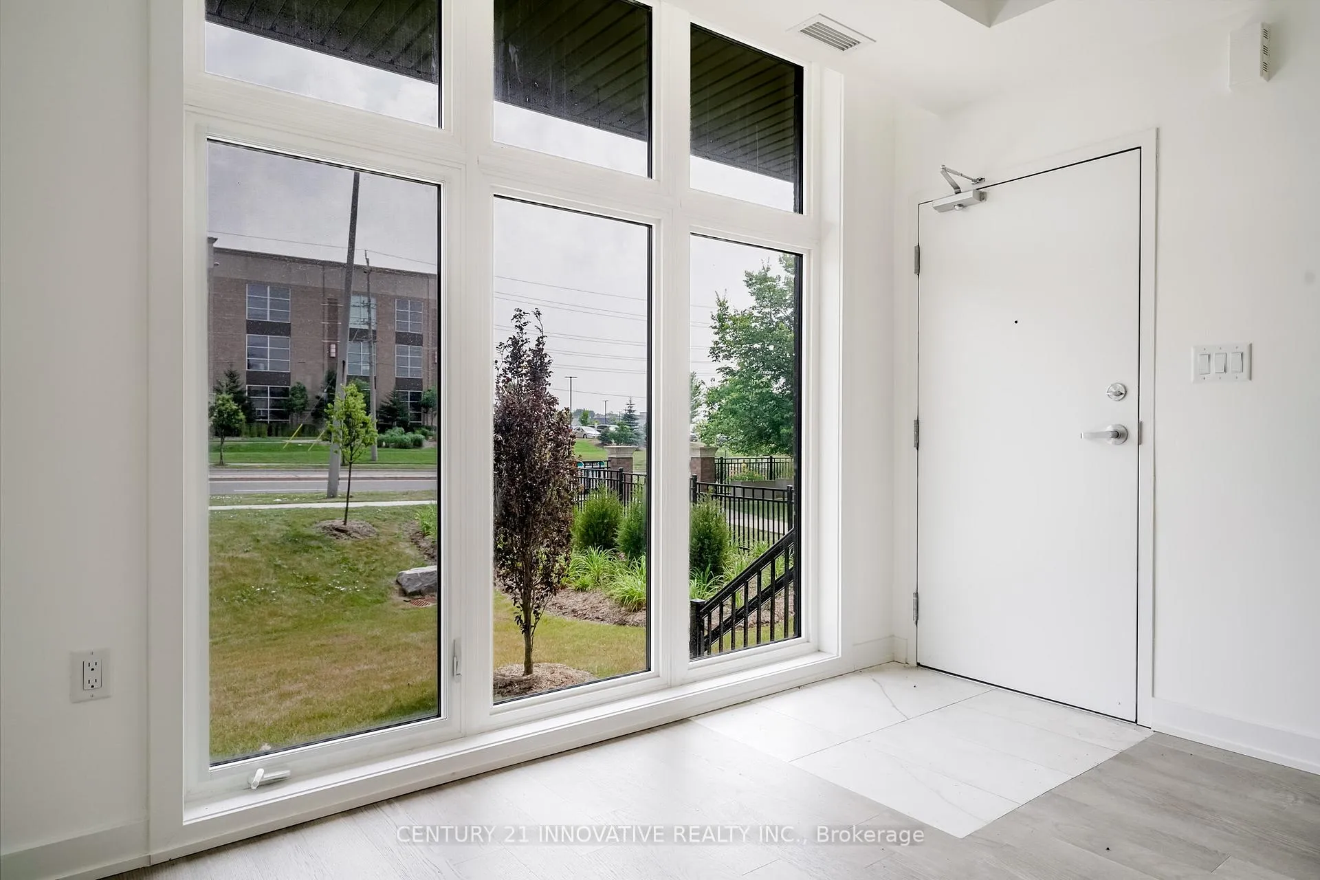 Photo 5 of Unit 33, 188 Angus Drive, Ajax, Central — HOMEH