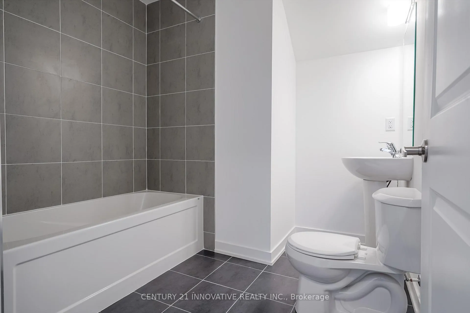 Photo 31 of Unit 33, 188 Angus Drive, Ajax, Central — HOMEH