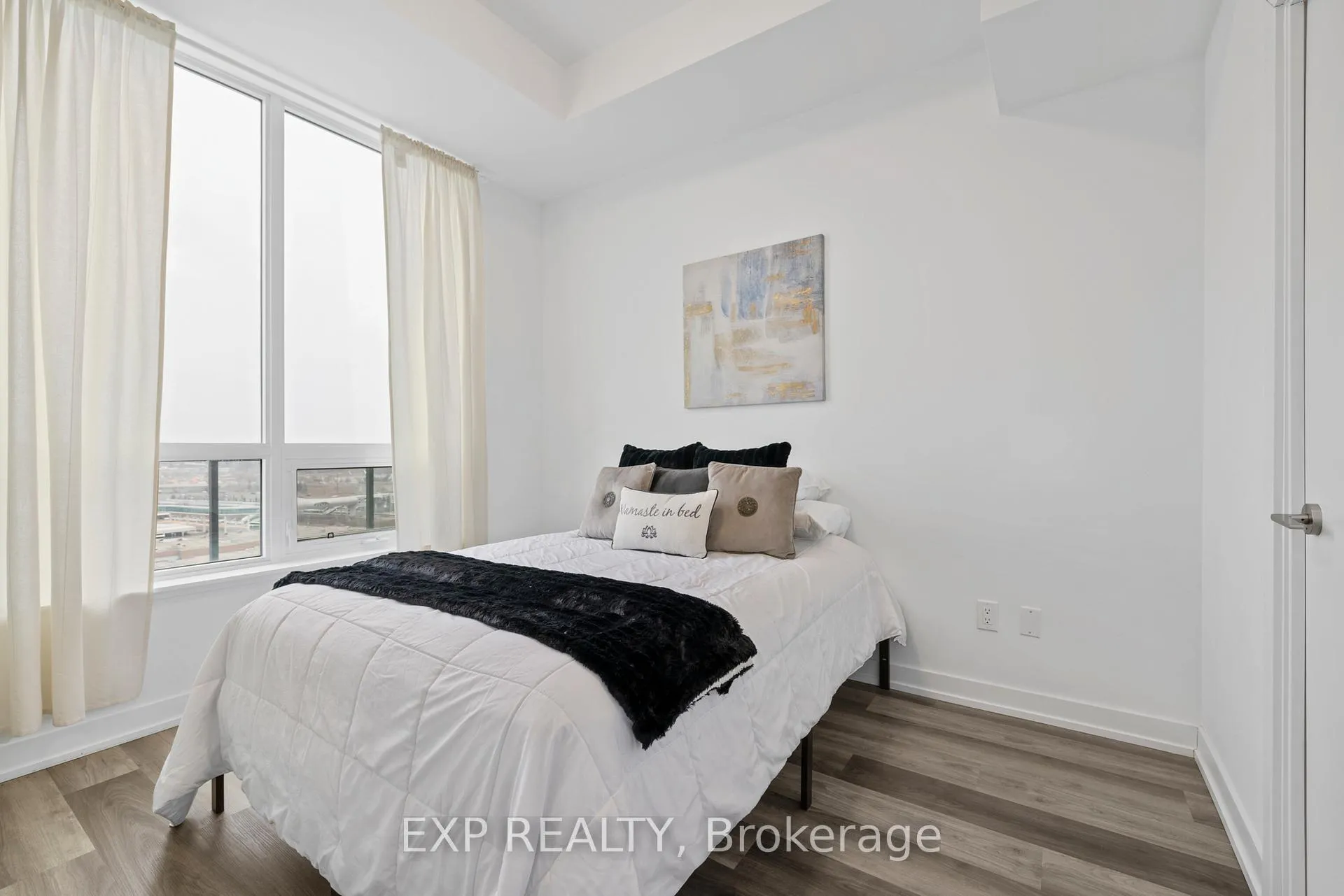 Photo 11 of Unit 1702, 1480 Bayly Street, Pickering, Bay Ridges — HOMEH