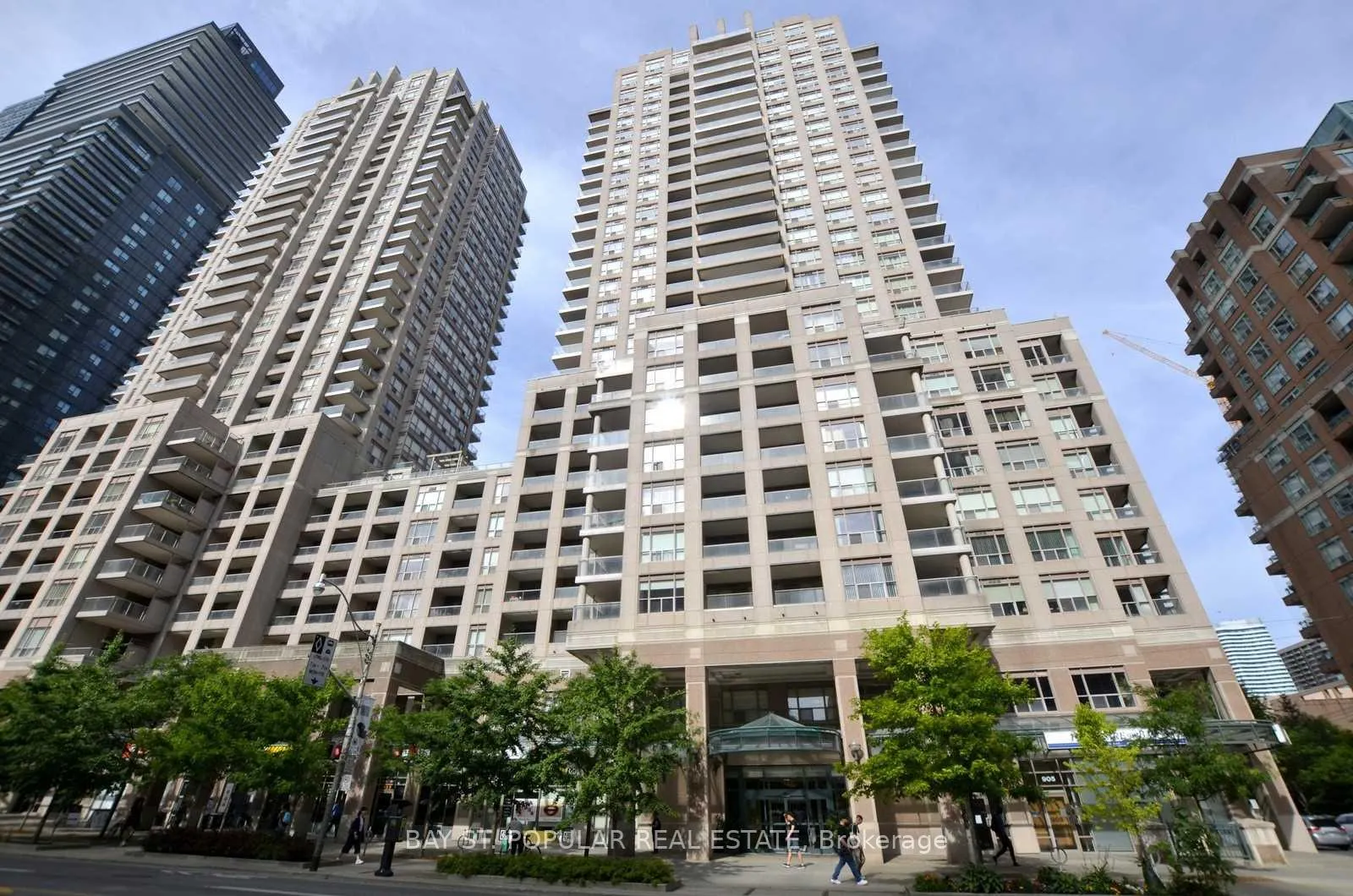Front of Unit 1707, 909 Bay Street