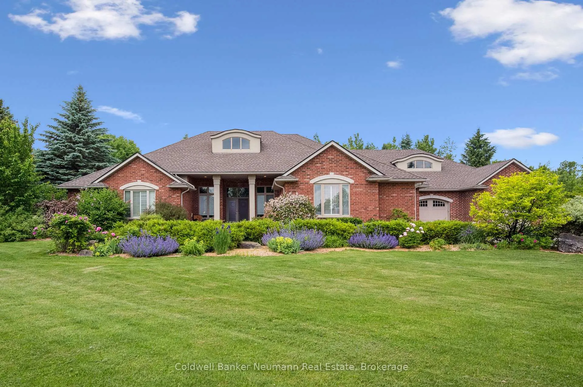 Photo 1 of 10 Deer View Ridge, Puslinch, Rural Puslinch East — HOMEH