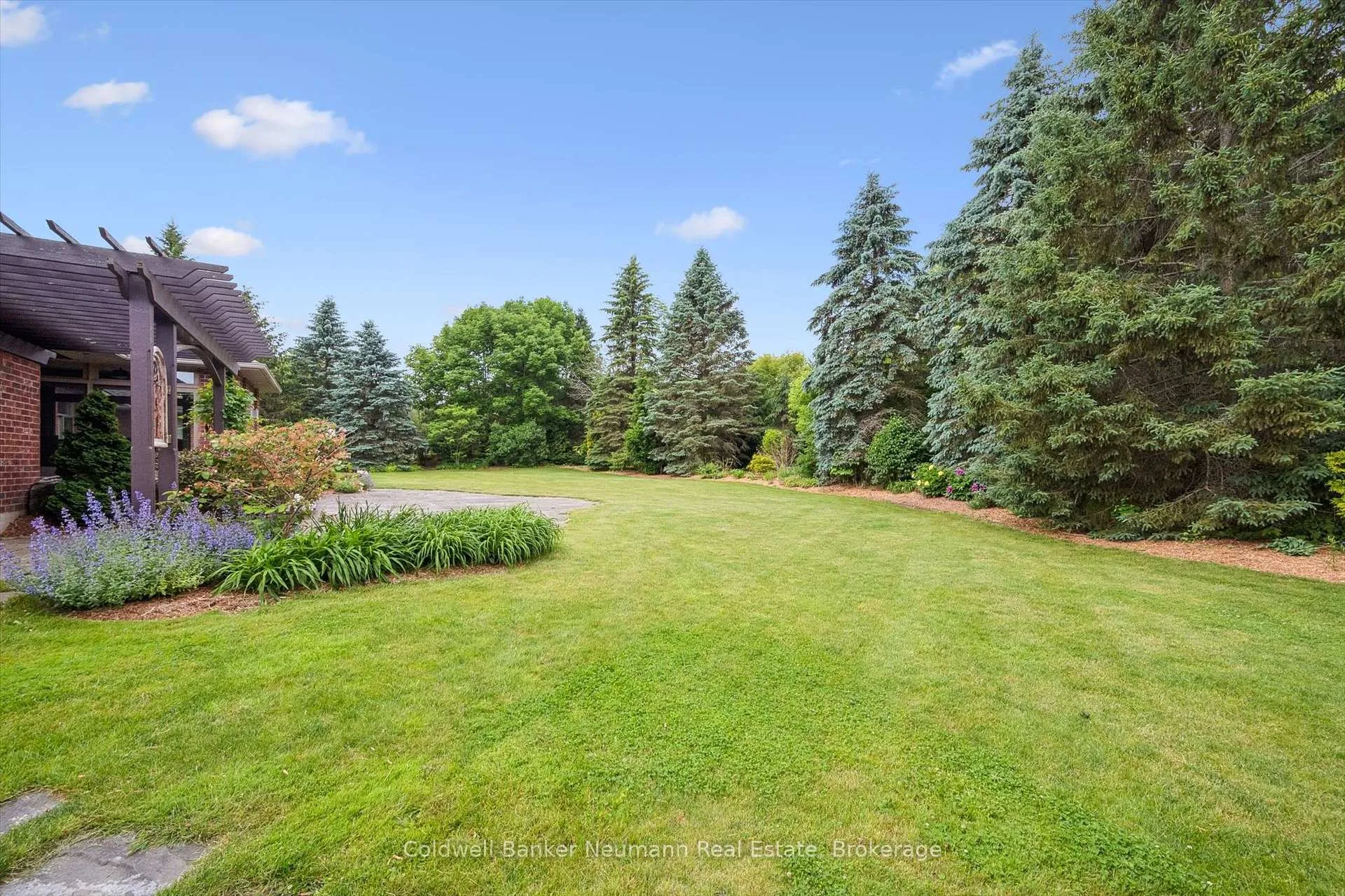 Photo 5 of 10 Deer View Ridge, Puslinch, Rural Puslinch East — HOMEH