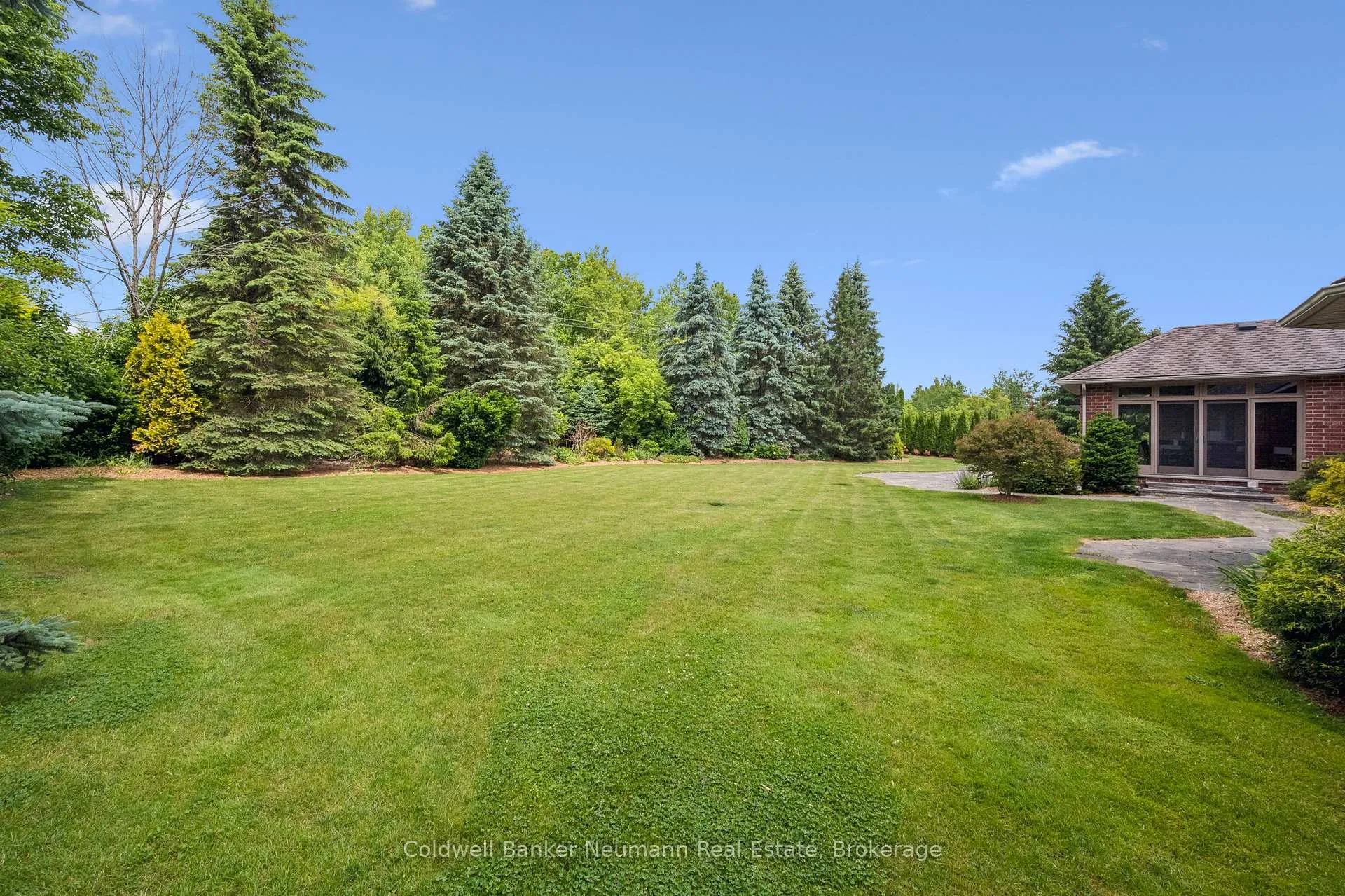 Photo 6 of 10 Deer View Ridge, Puslinch, Rural Puslinch East — HOMEH