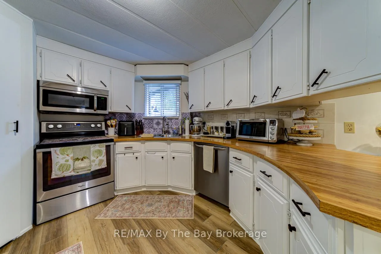 Photo 21 of 9 Allen Drive N, Wasaga Beach — HOMEH