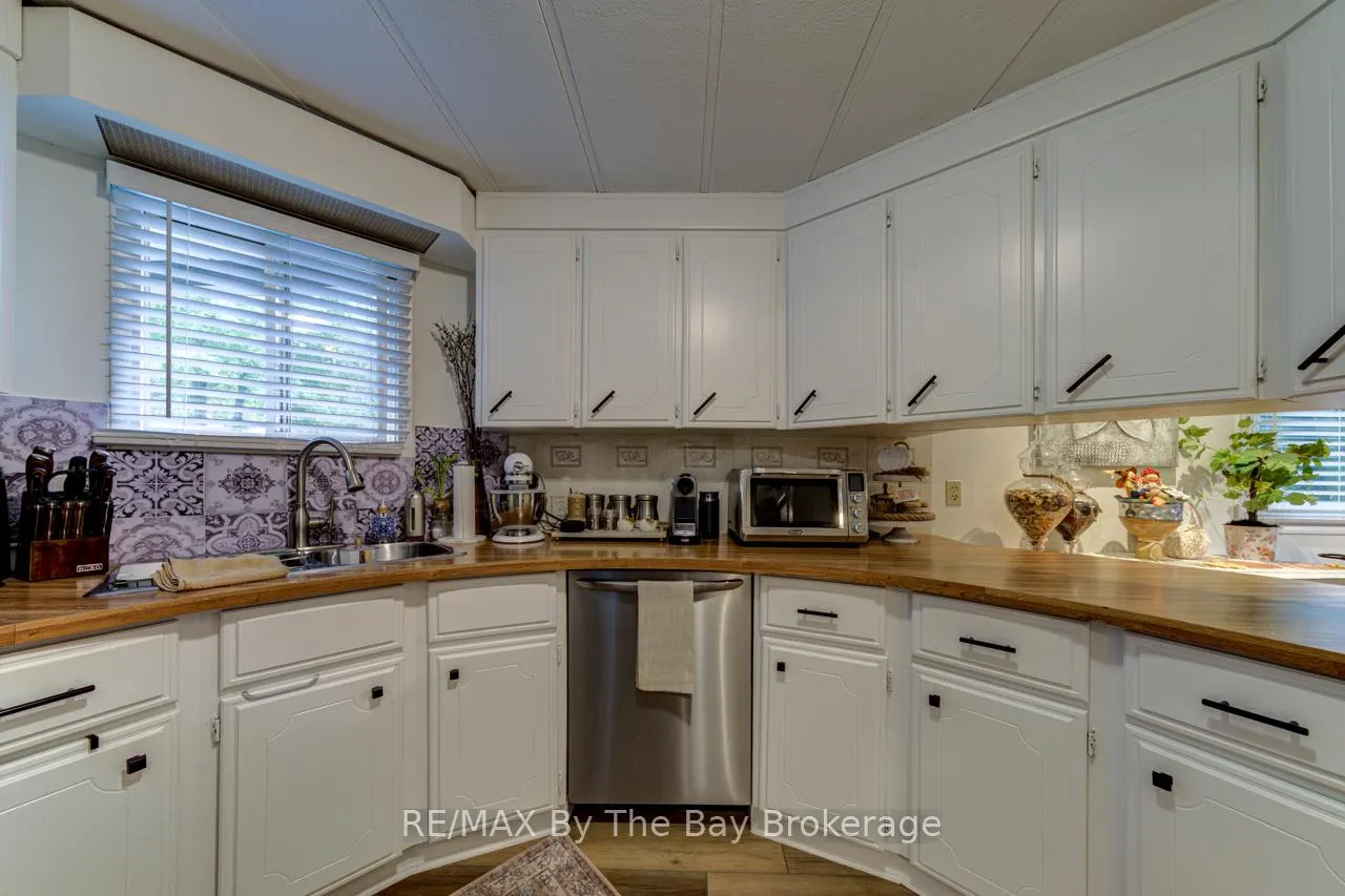 Photo 22 of 9 Allen Drive N, Wasaga Beach — HOMEH
