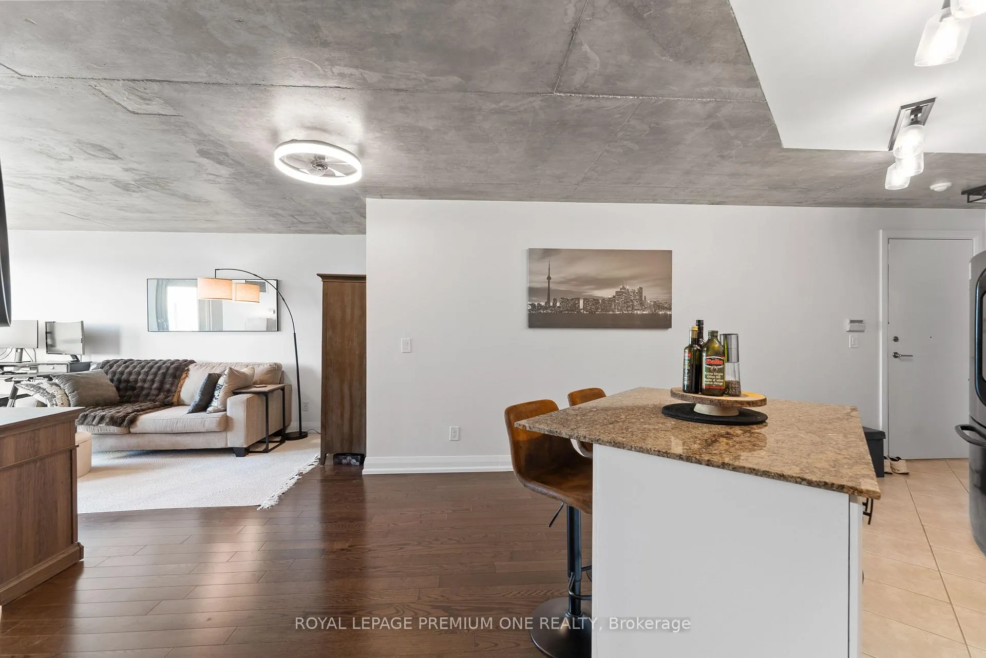 Photo 3 of Unit 311, 340 Watson Street W, Whitby, Port Whitby — HOMEH
