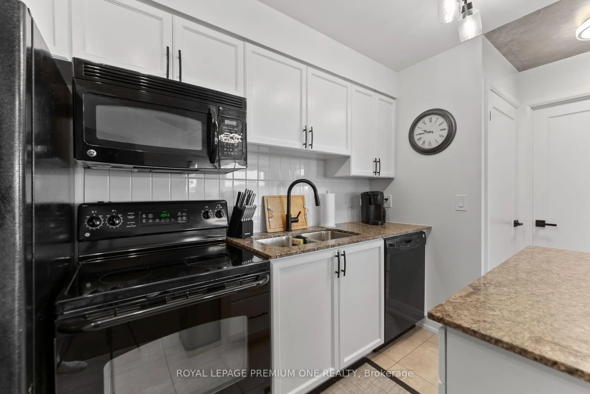 Photo 5 of Unit 311, 340 Watson Street W, Whitby, Port Whitby — HOMEH