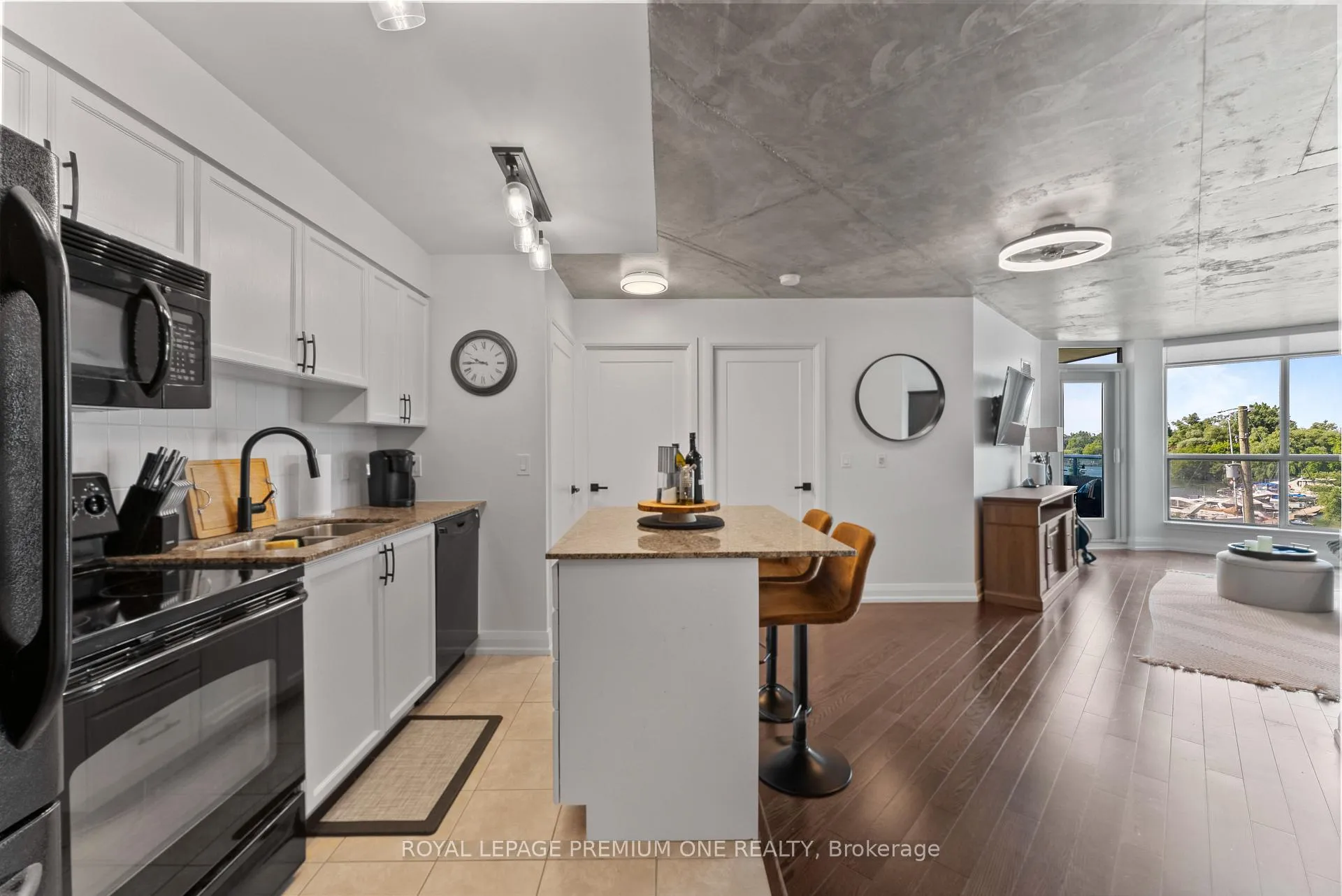 Photo 6 of Unit 311, 340 Watson Street W, Whitby, Port Whitby — HOMEH
