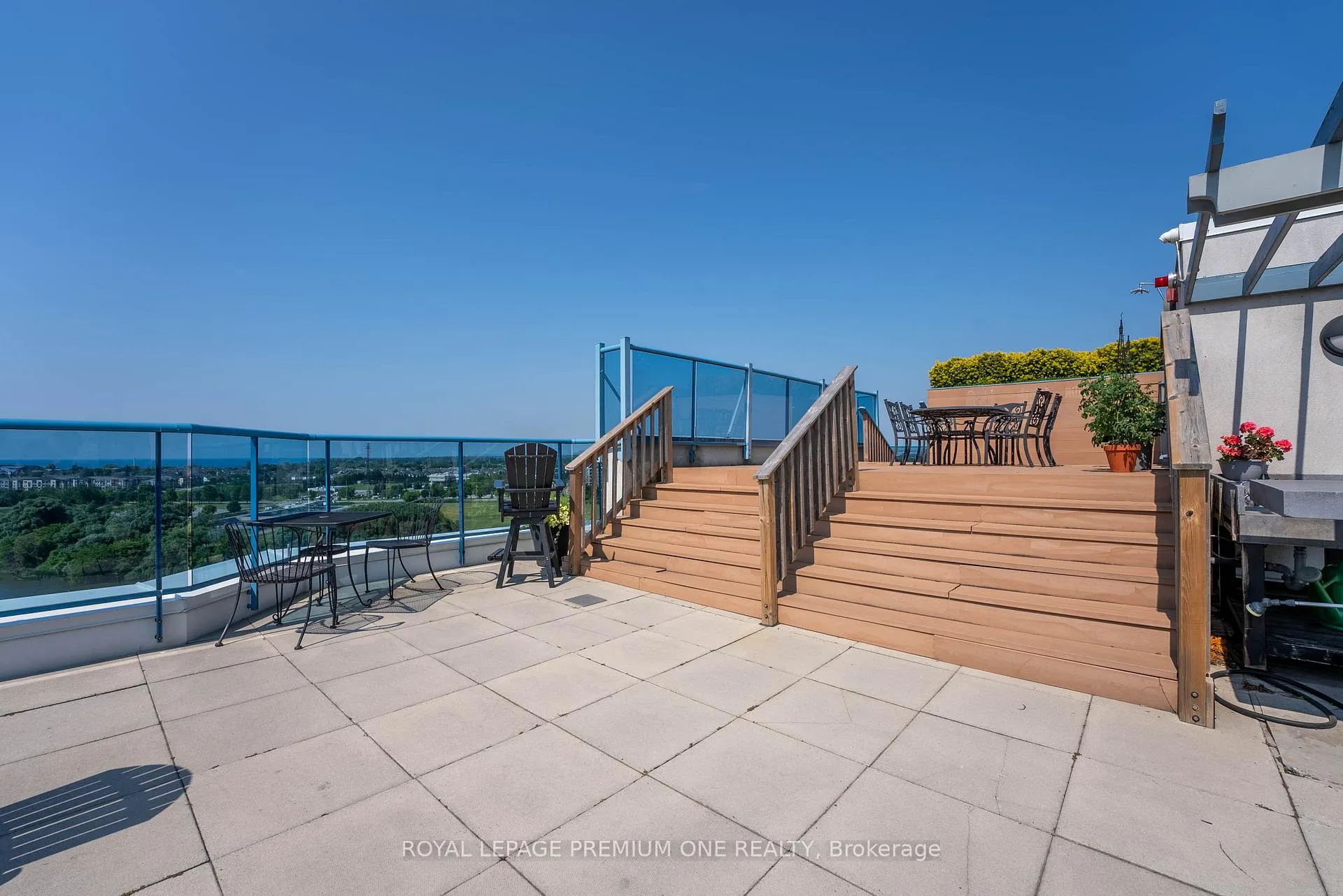 Photo 20 of Unit 311, 340 Watson Street W, Whitby, Port Whitby — HOMEH
