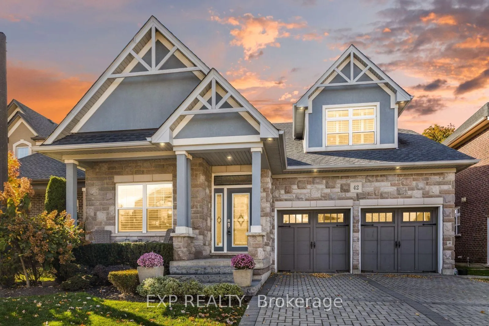 Photo 1 of 42 Butternut Grove Lane, Hamilton, Ancaster — HOMEH