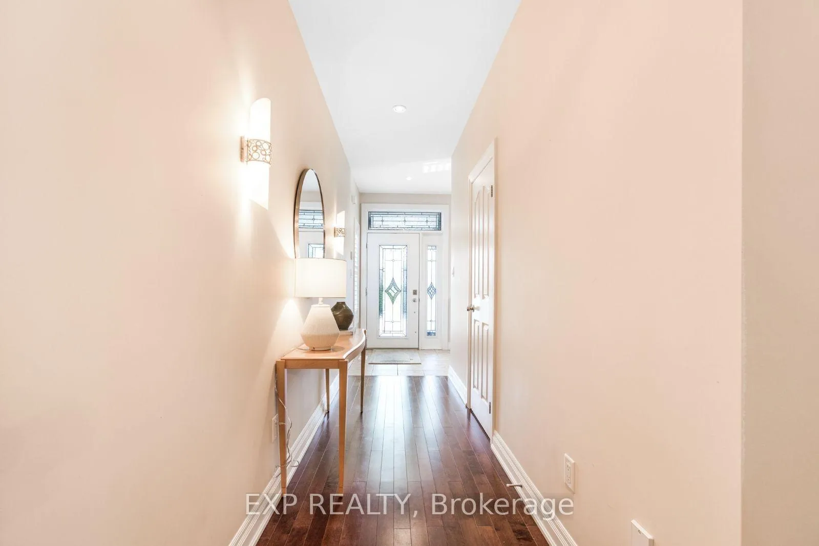 Photo 5 of 42 Butternut Grove Lane, Hamilton, Ancaster — HOMEH