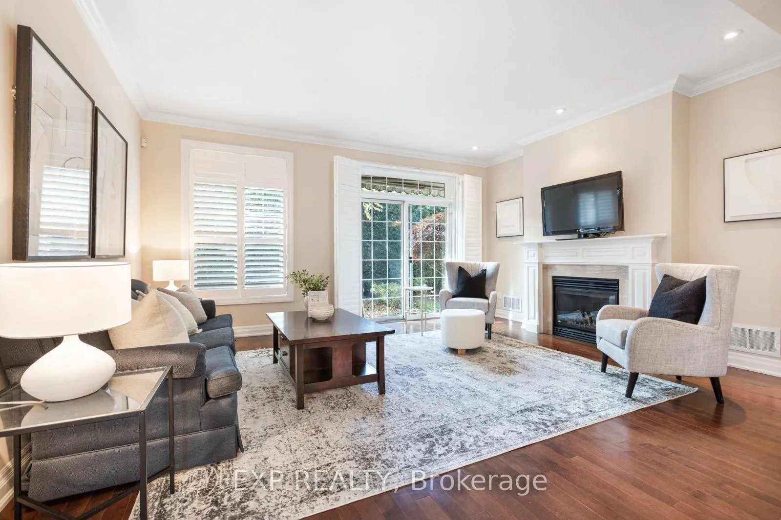 Photo 10 of 42 Butternut Grove Lane, Hamilton, Ancaster — HOMEH