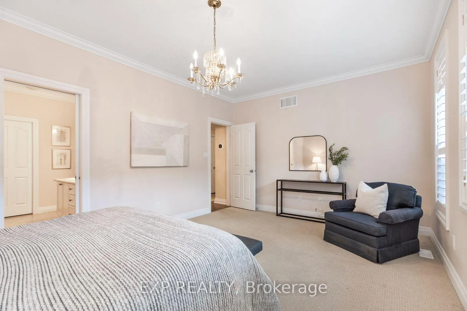 Photo 12 of 42 Butternut Grove Lane, Hamilton, Ancaster — HOMEH