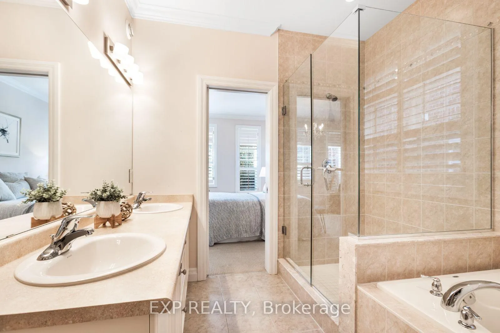 Photo 14 of 42 Butternut Grove Lane, Hamilton, Ancaster — HOMEH