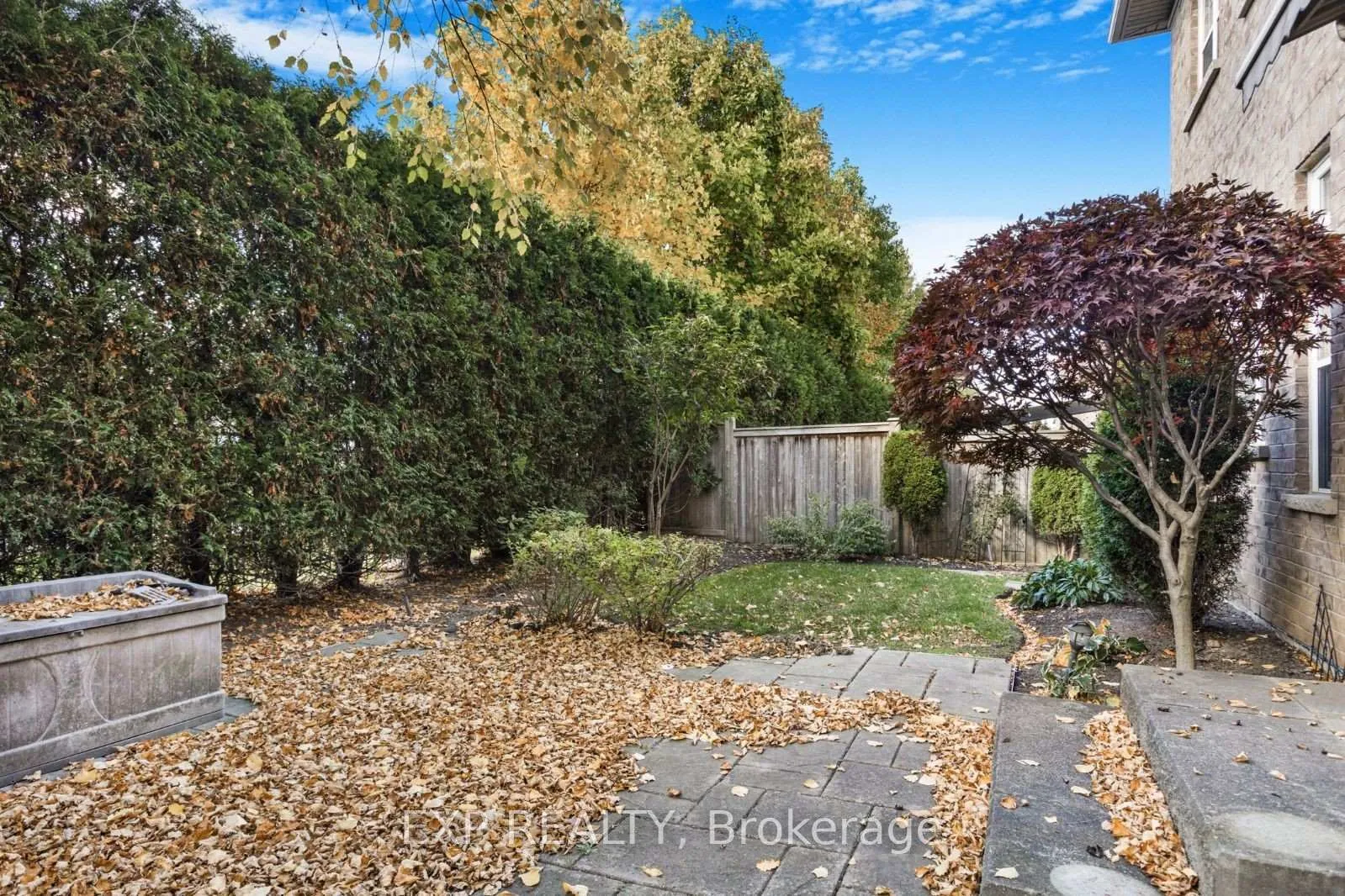 Photo 23 of 42 Butternut Grove Lane, Hamilton, Ancaster — HOMEH